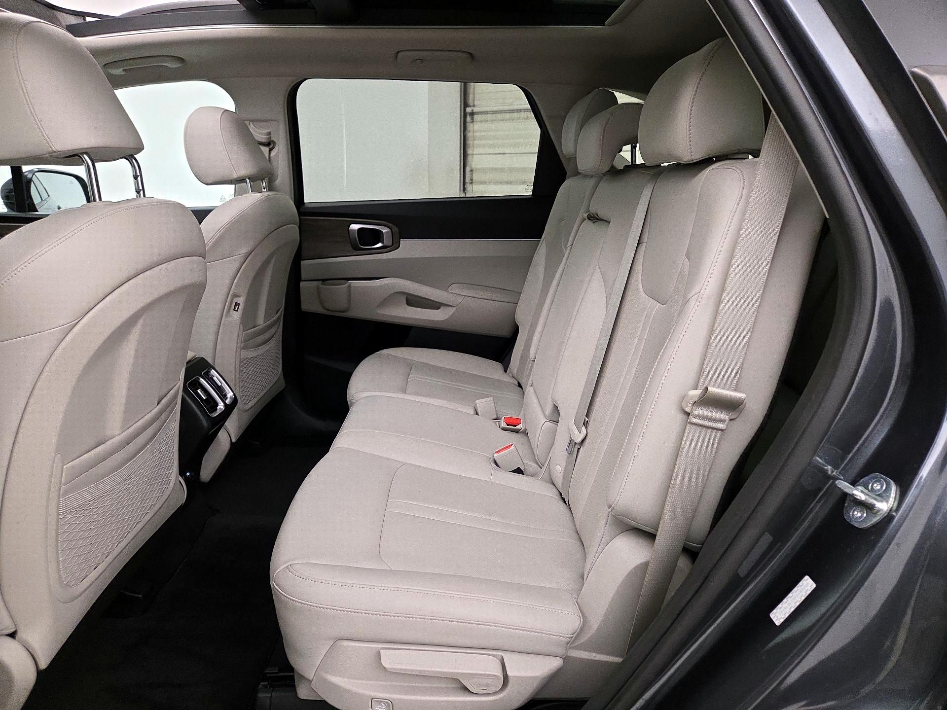 Thumbnail: 2023 Kia Sorento - 20