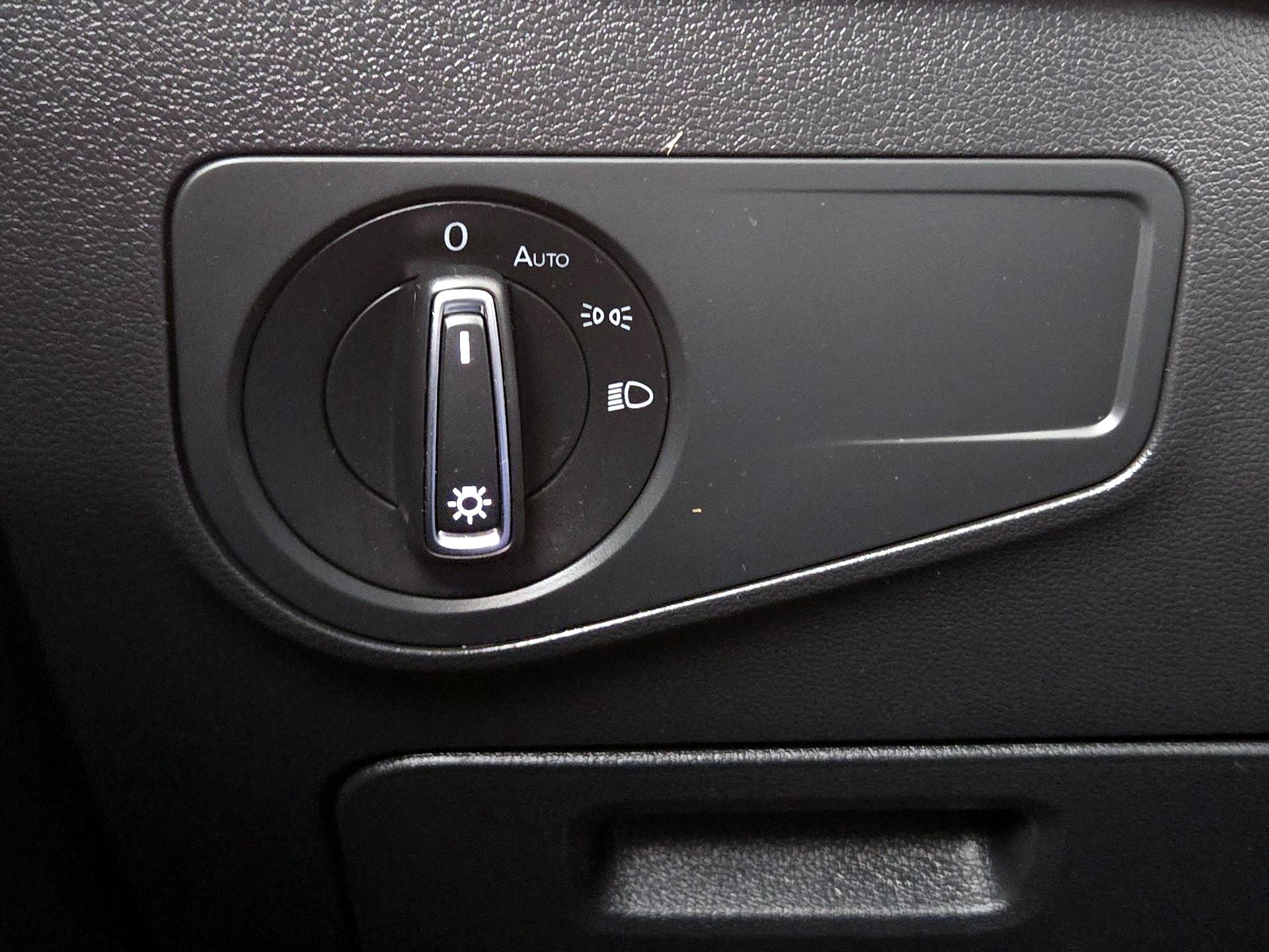 Thumbnail: 2021 Volkswagen Tiguan - 13