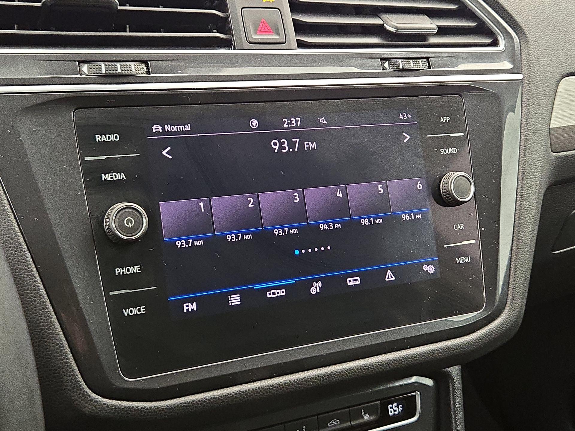 Thumbnail: 2021 Volkswagen Tiguan - 15