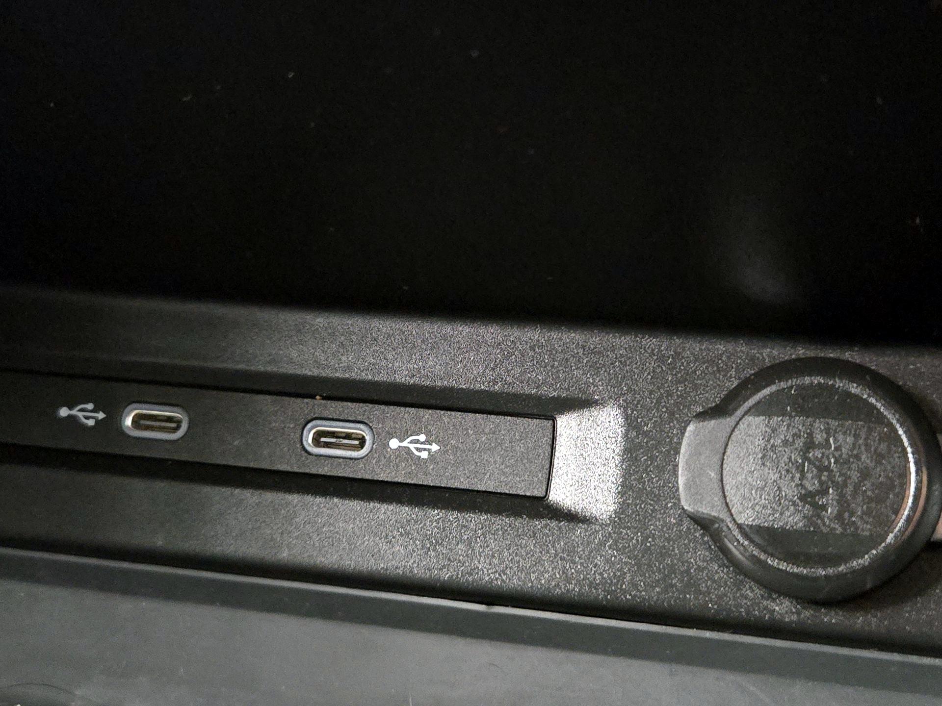 Thumbnail: 2021 Volkswagen Tiguan - 18