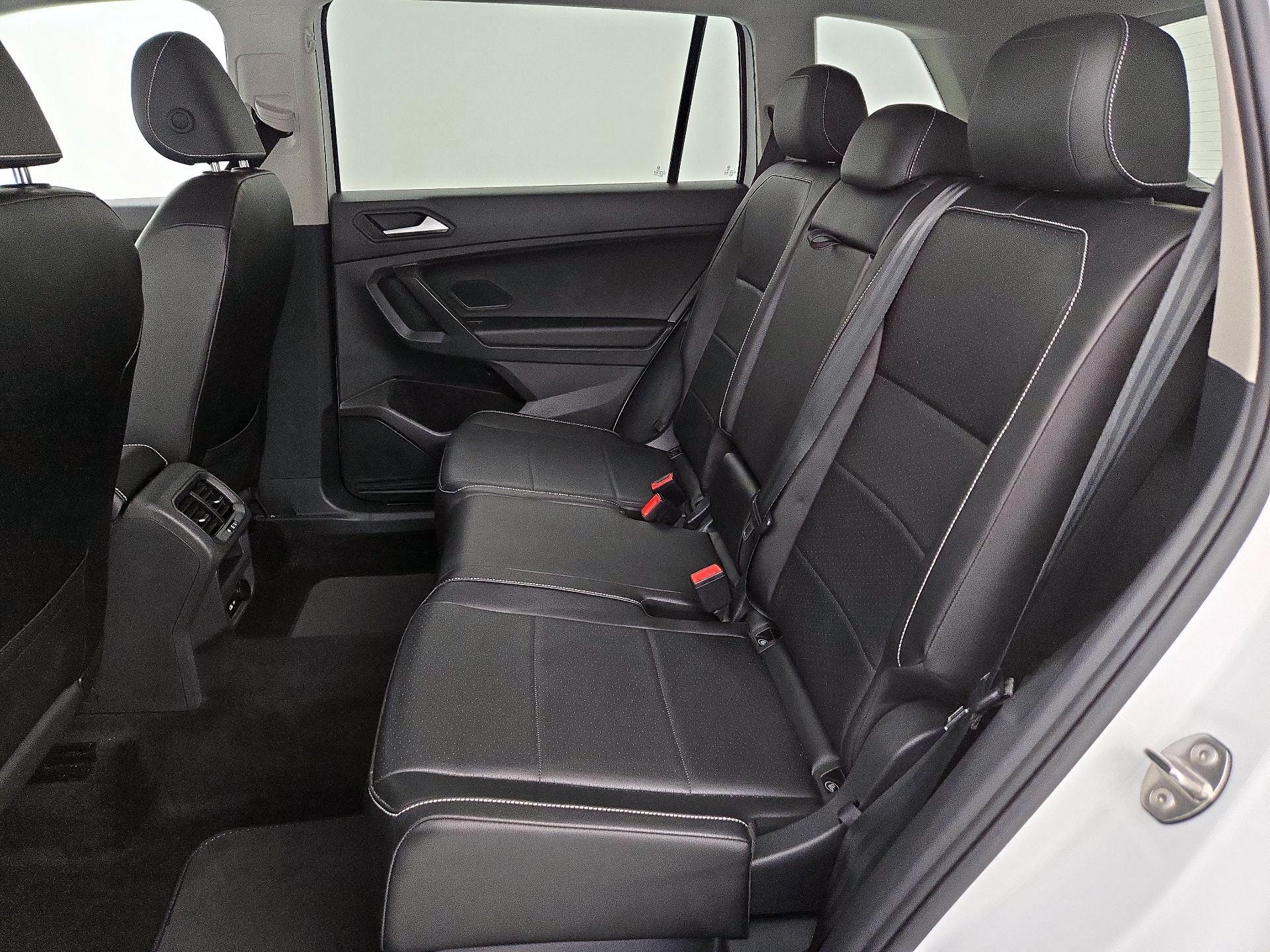 Thumbnail: 2021 Volkswagen Tiguan - 19