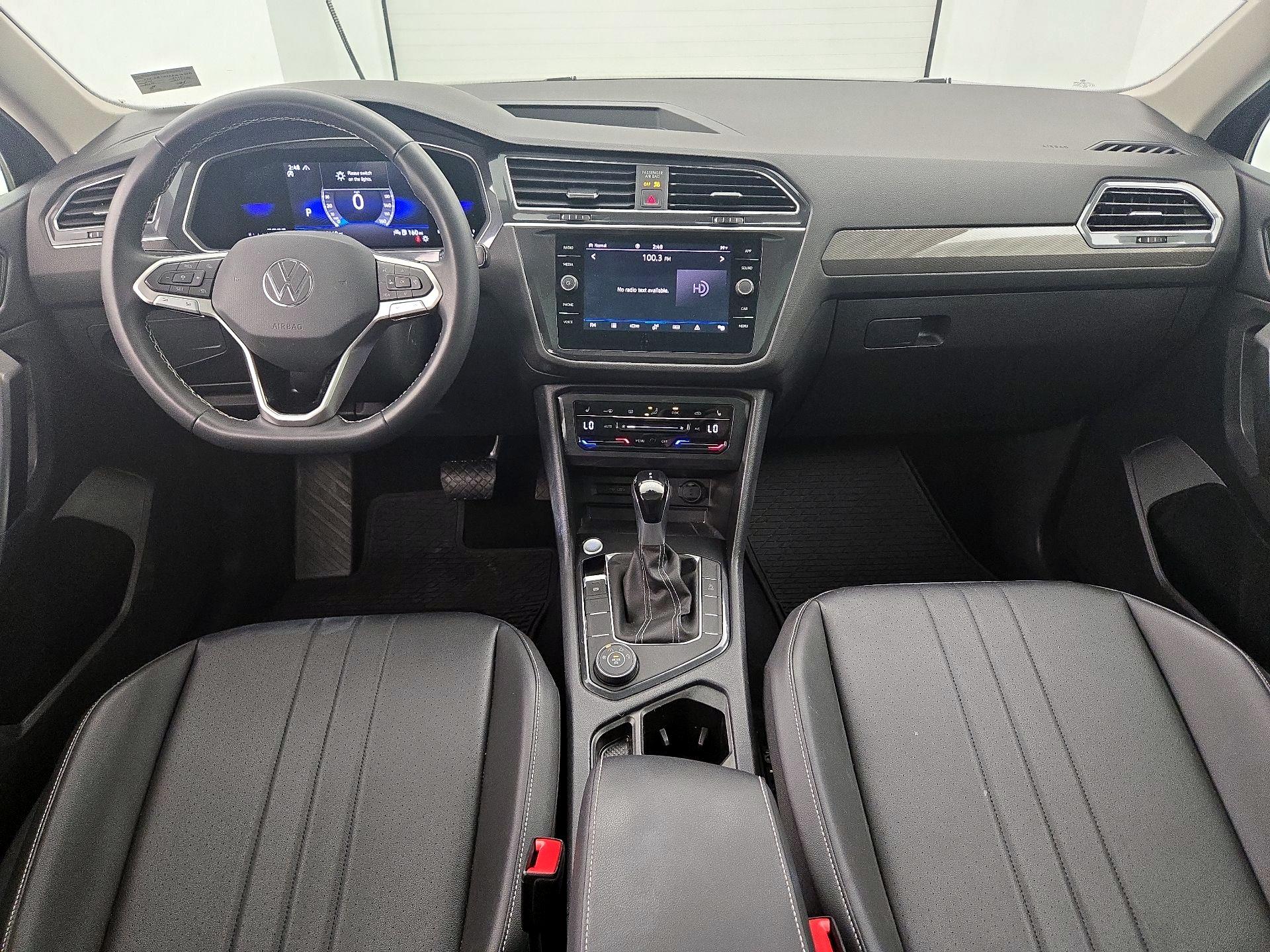 Thumbnail: 2022 Volkswagen Tiguan - 9