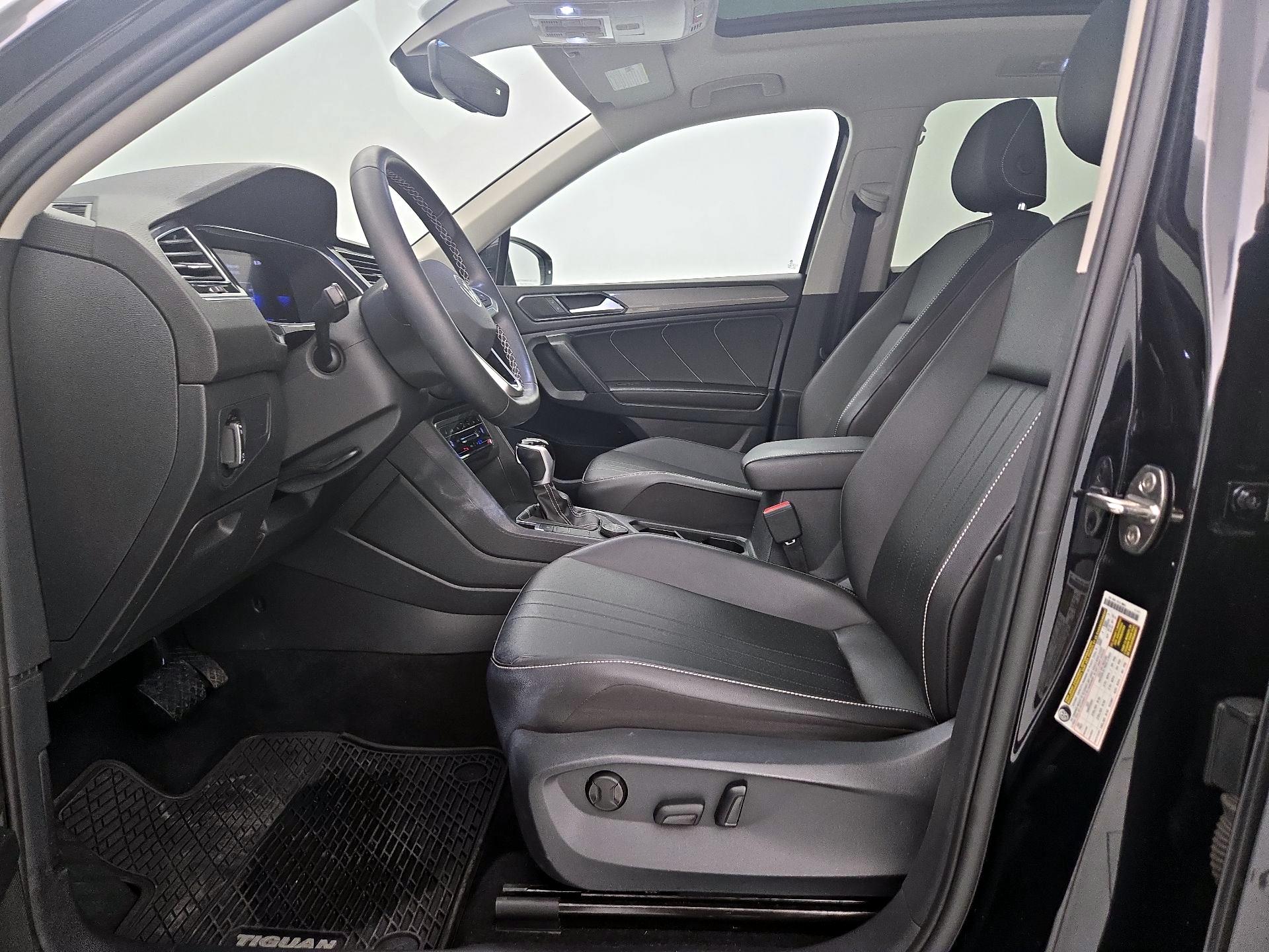 Thumbnail: 2022 Volkswagen Tiguan - 11