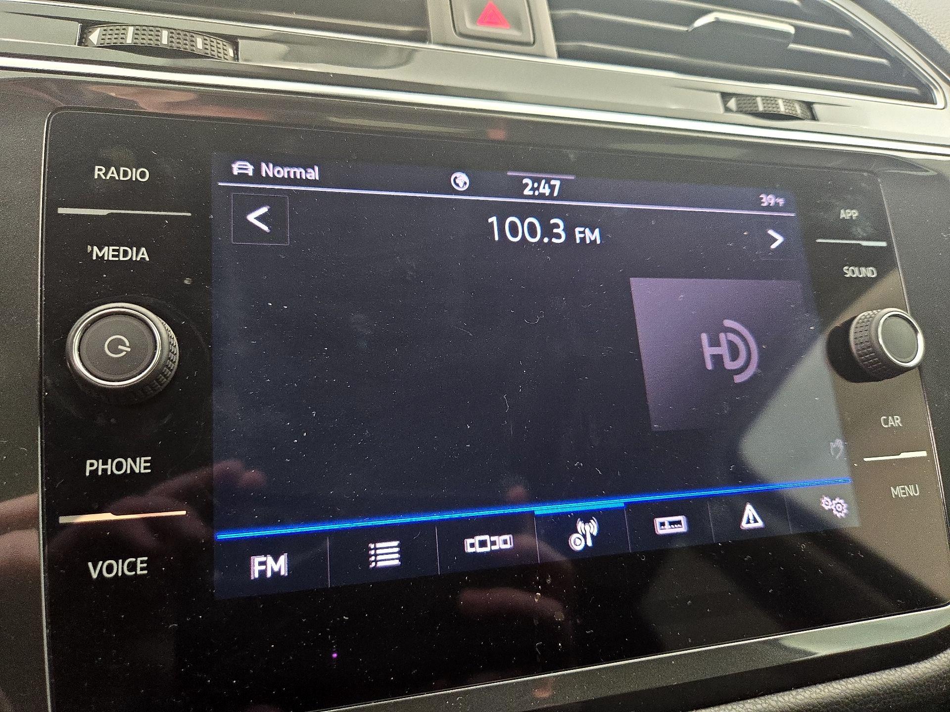 Thumbnail: 2022 Volkswagen Tiguan - 15