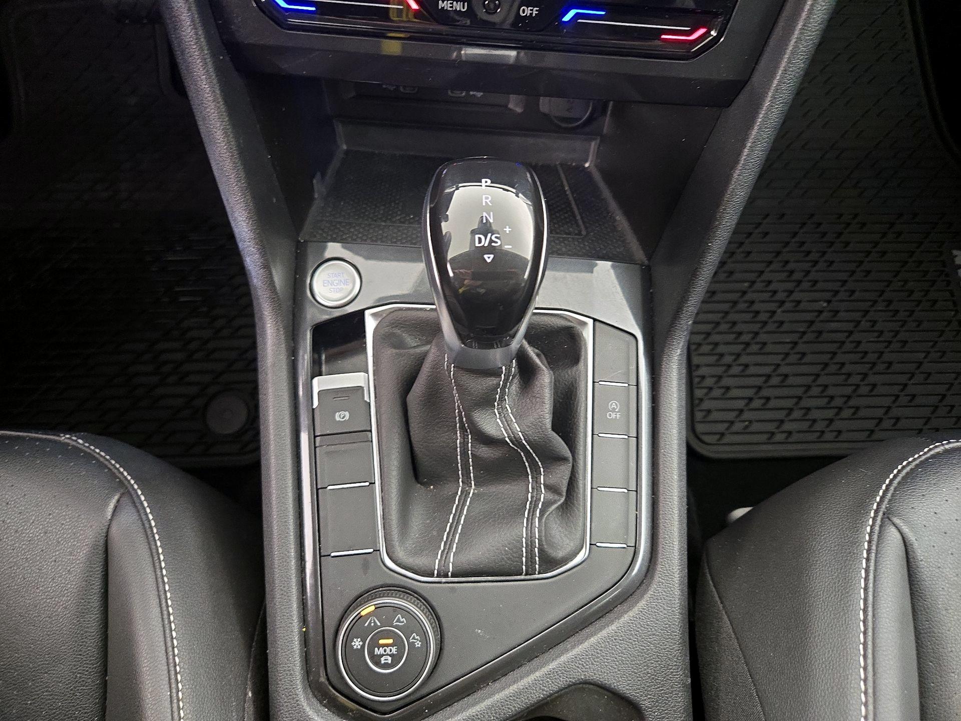 Thumbnail: 2022 Volkswagen Tiguan - 17