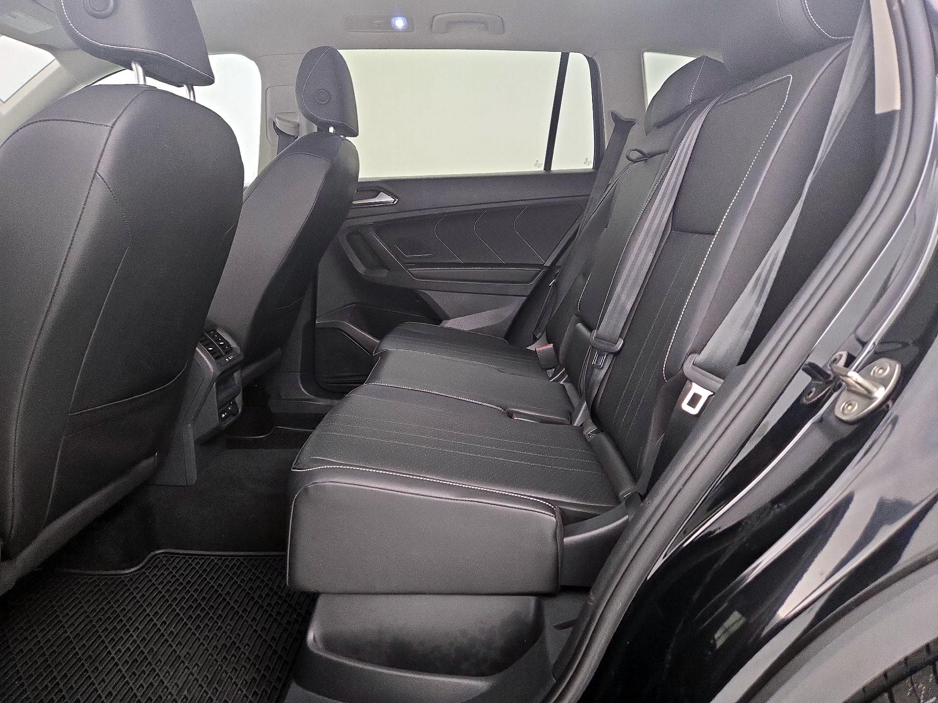 Thumbnail: 2022 Volkswagen Tiguan - 20