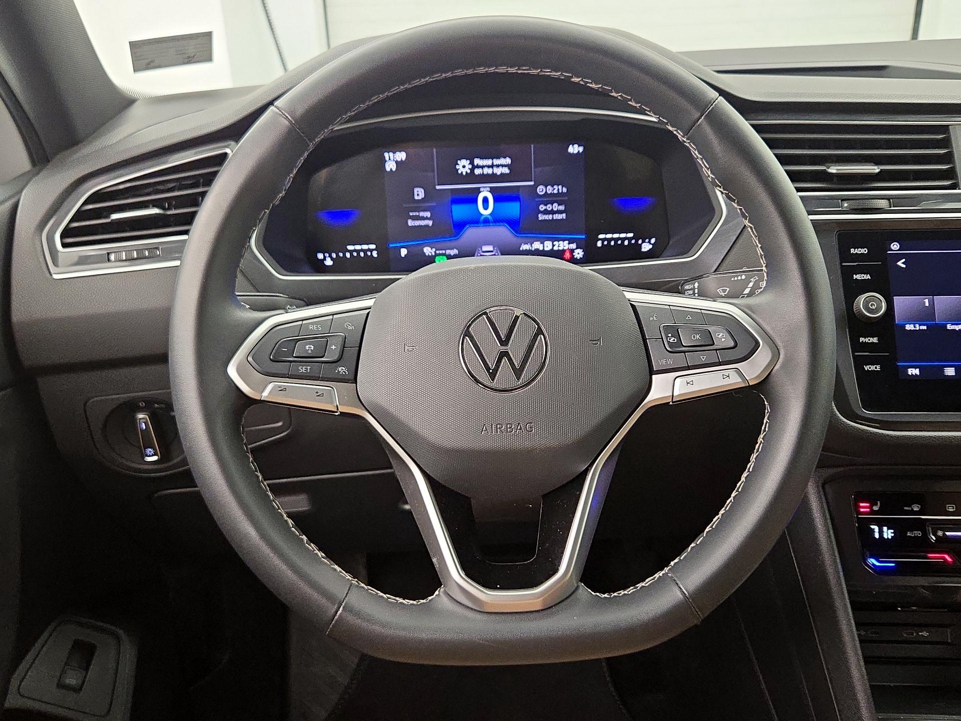 Thumbnail: 2024 Volkswagen Tiguan - 10