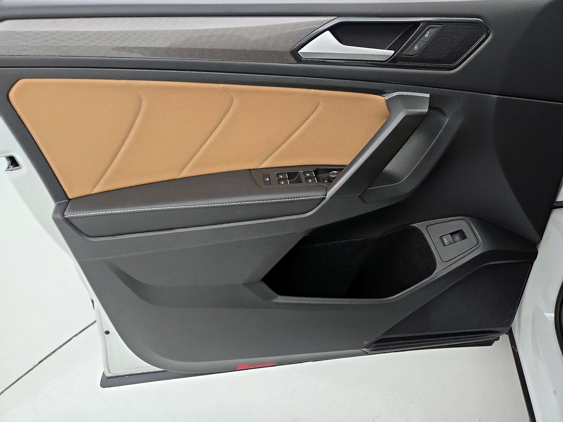 Thumbnail: 2024 Volkswagen Tiguan - 12