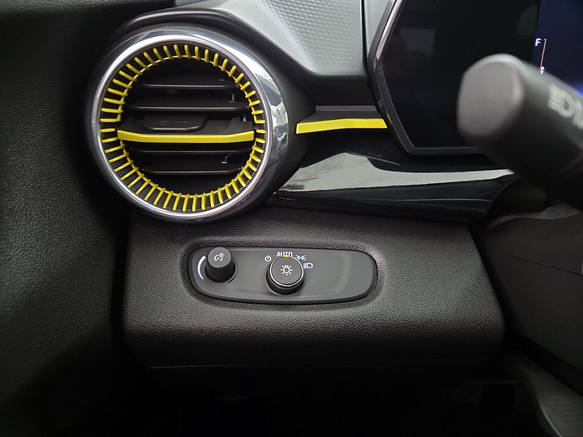 Thumbnail: 2024 Chevrolet Trax - 13