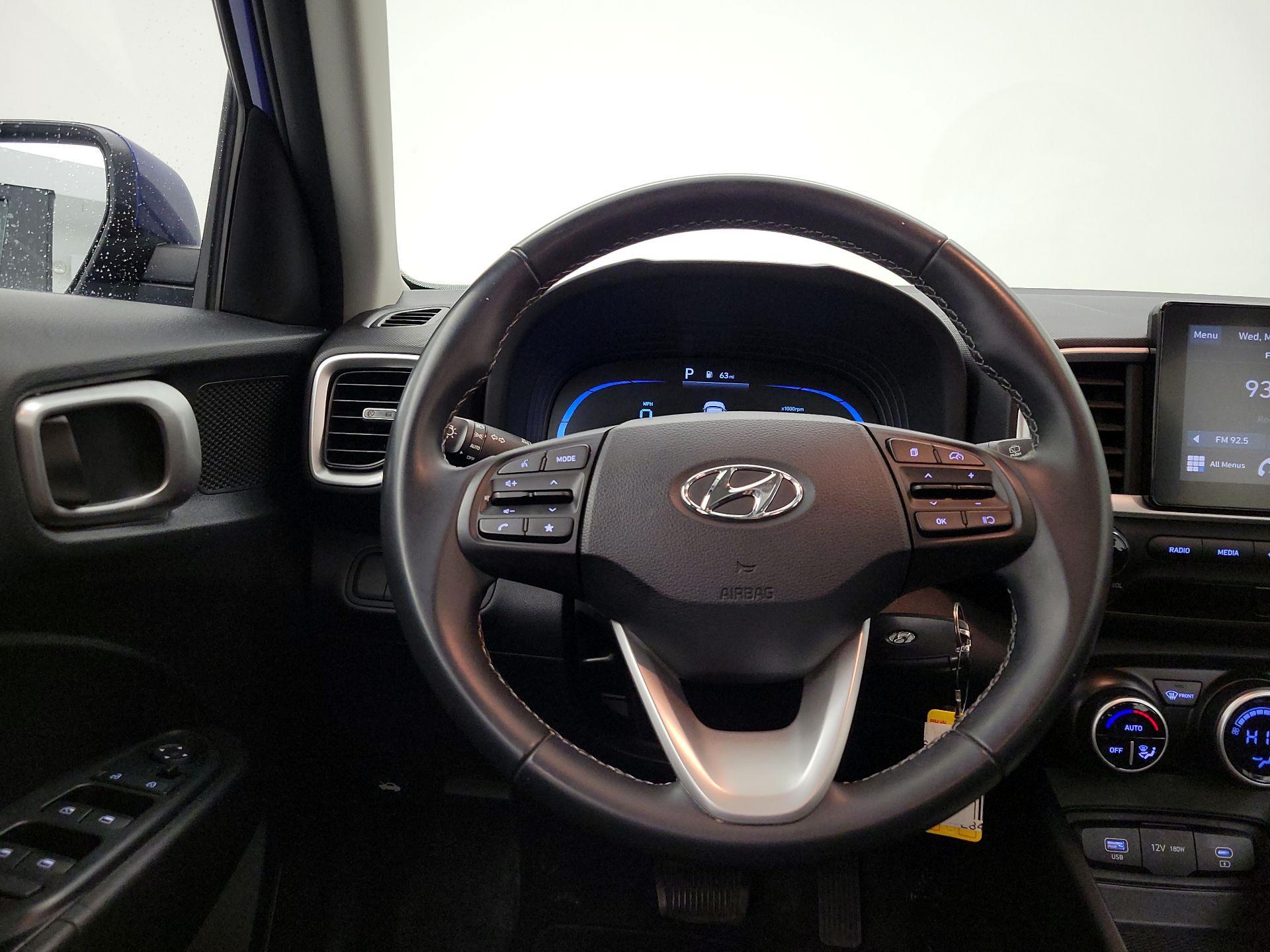 Thumbnail: 2023 Hyundai Venue - 10