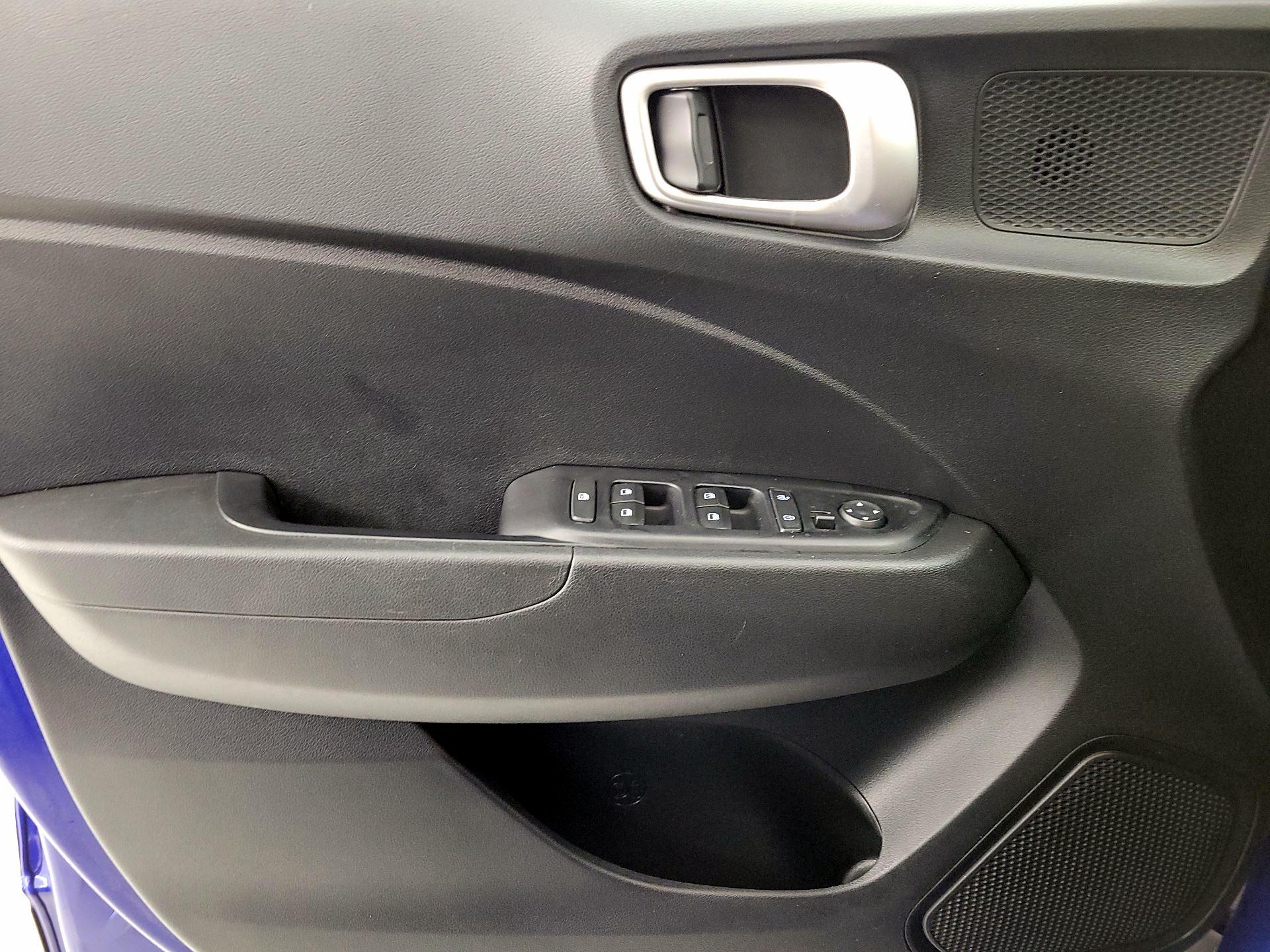 Thumbnail: 2023 Hyundai Venue - 12