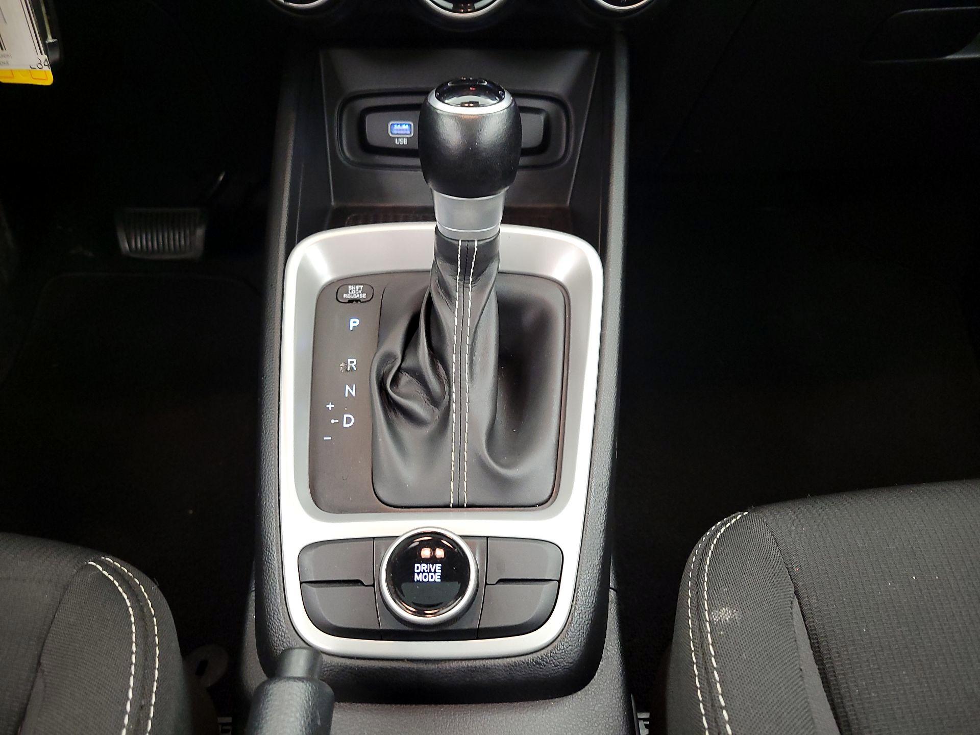 Thumbnail: 2023 Hyundai Venue - 17