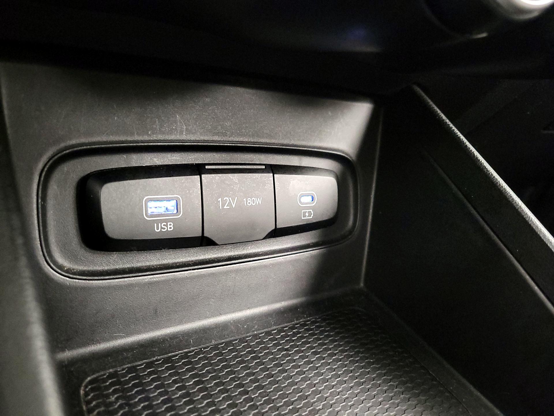 Thumbnail: 2023 Hyundai Venue - 18