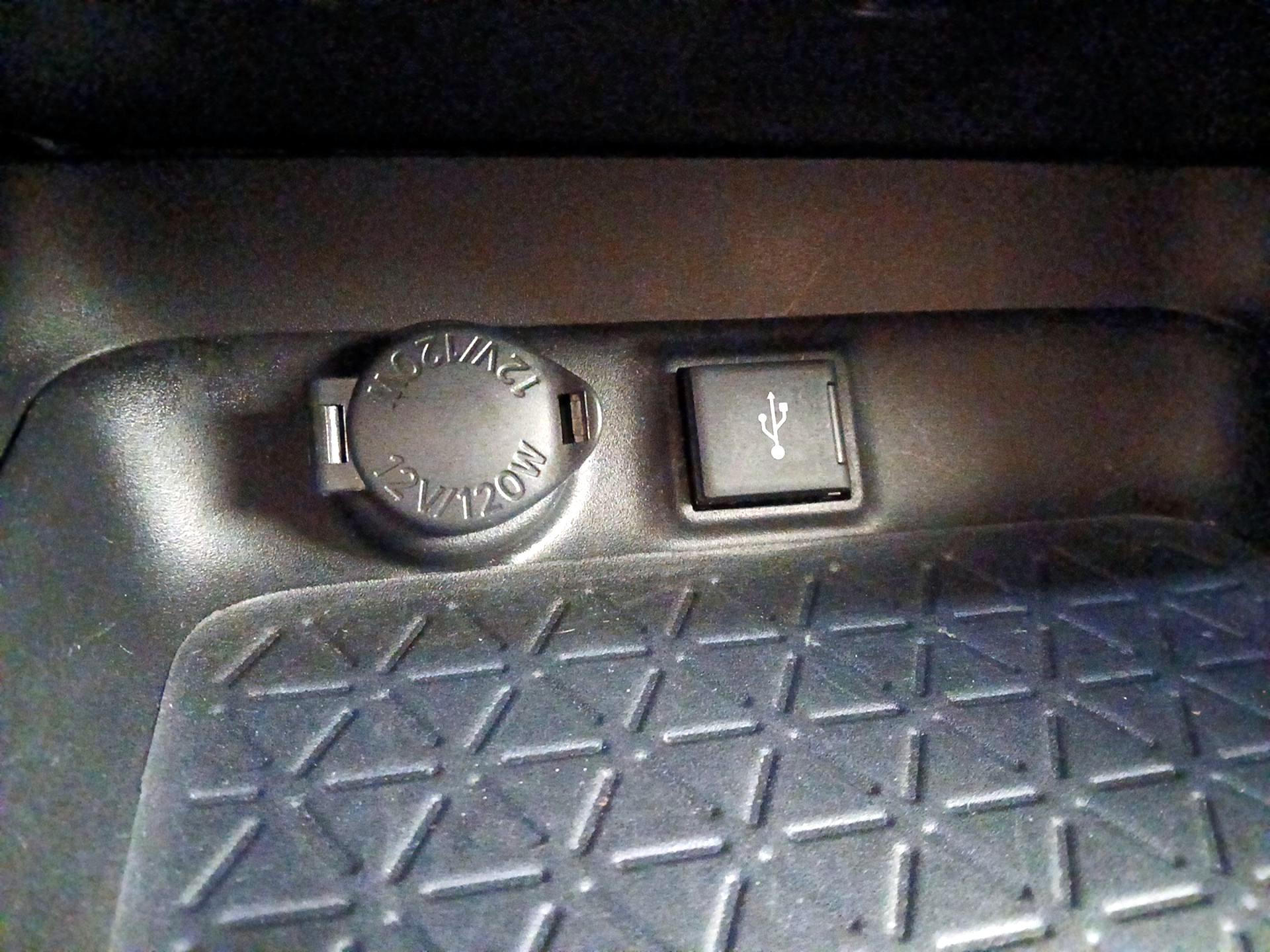 Thumbnail: 2021 Toyota RAV4 - 18