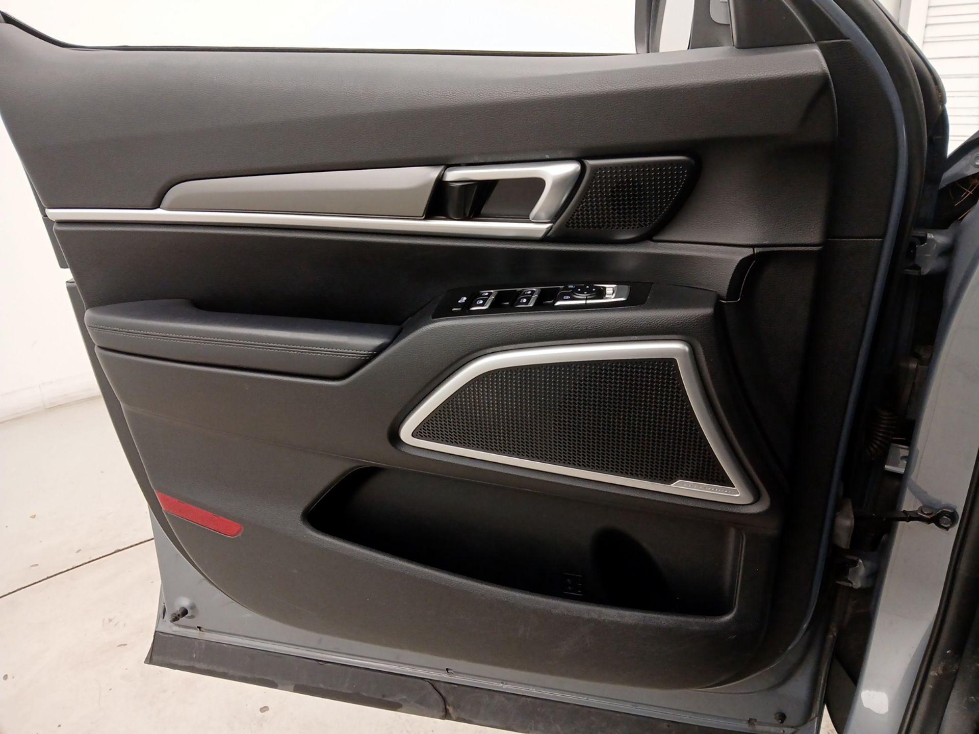 Thumbnail: 2020 Kia Telluride - 12