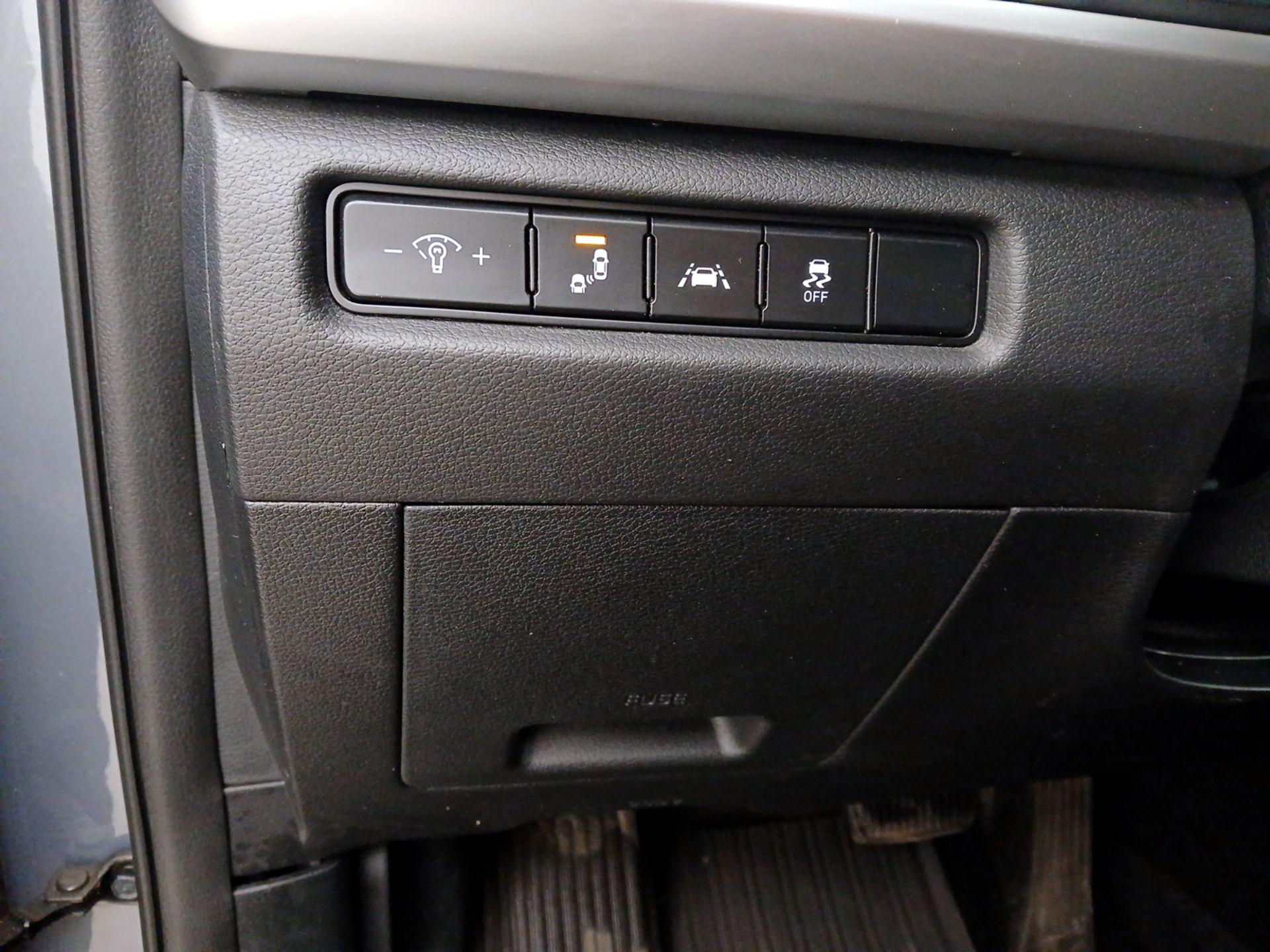 Thumbnail: 2020 Kia Telluride - 13