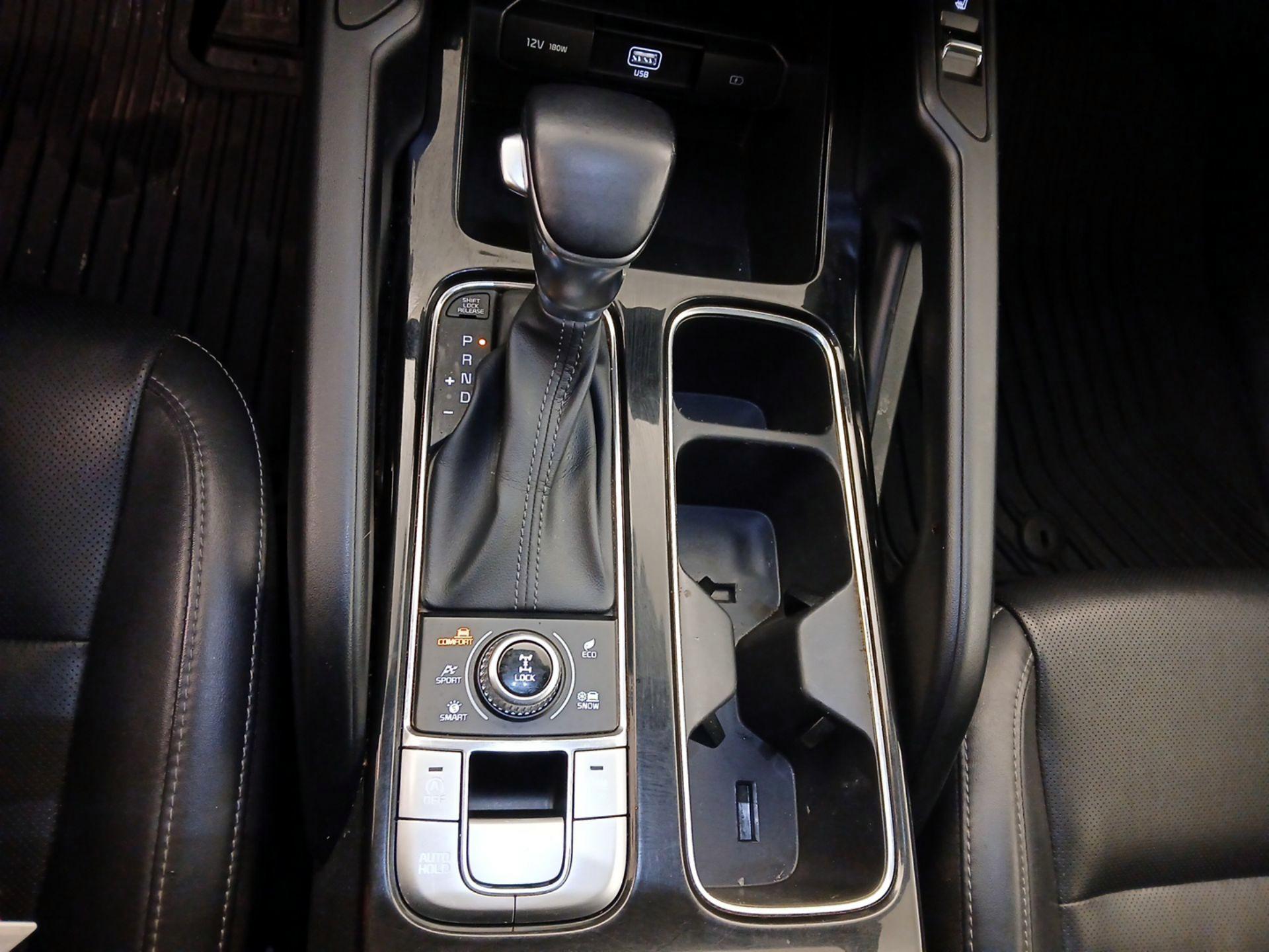 Thumbnail: 2020 Kia Telluride - 17