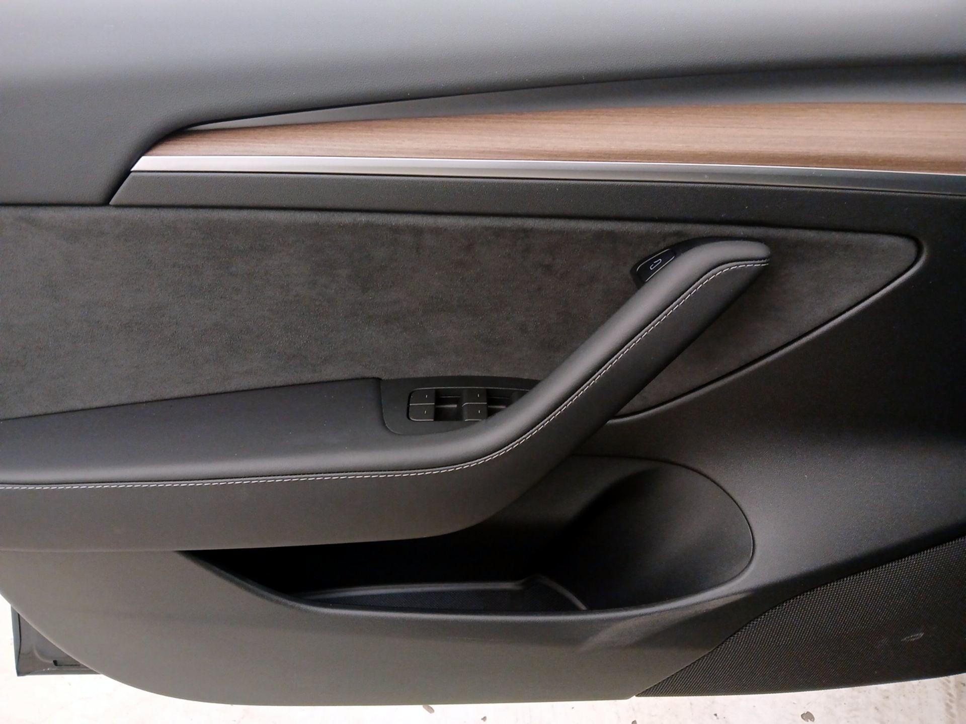 Thumbnail: 2023 Tesla Model 3 - 12