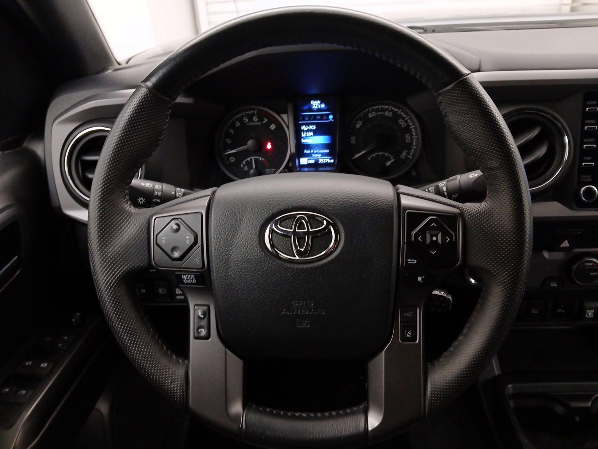 Thumbnail: 2022 Toyota Tacoma - 10