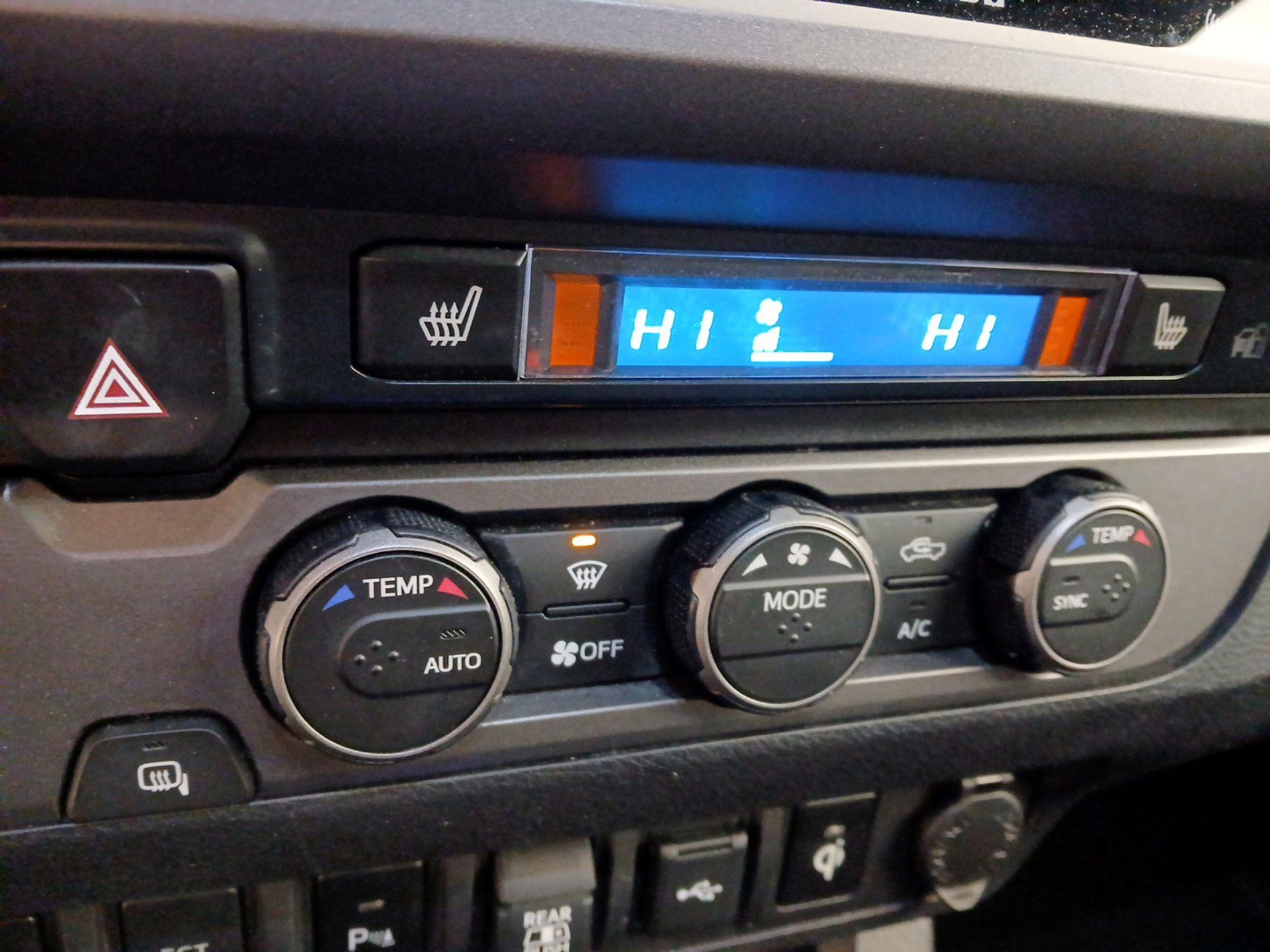 Thumbnail: 2022 Toyota Tacoma - 16