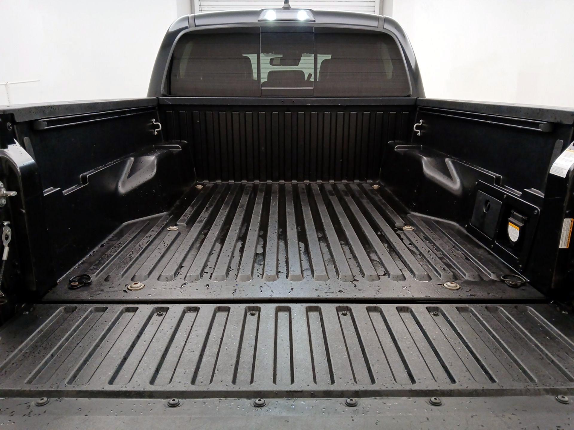 Thumbnail: 2022 Toyota Tacoma - 20