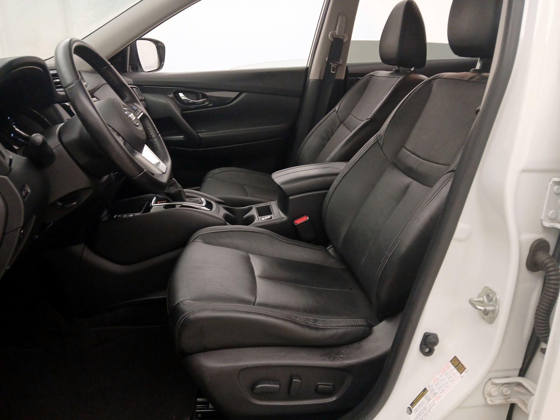 Thumbnail: 2018 Nissan Rogue - 11