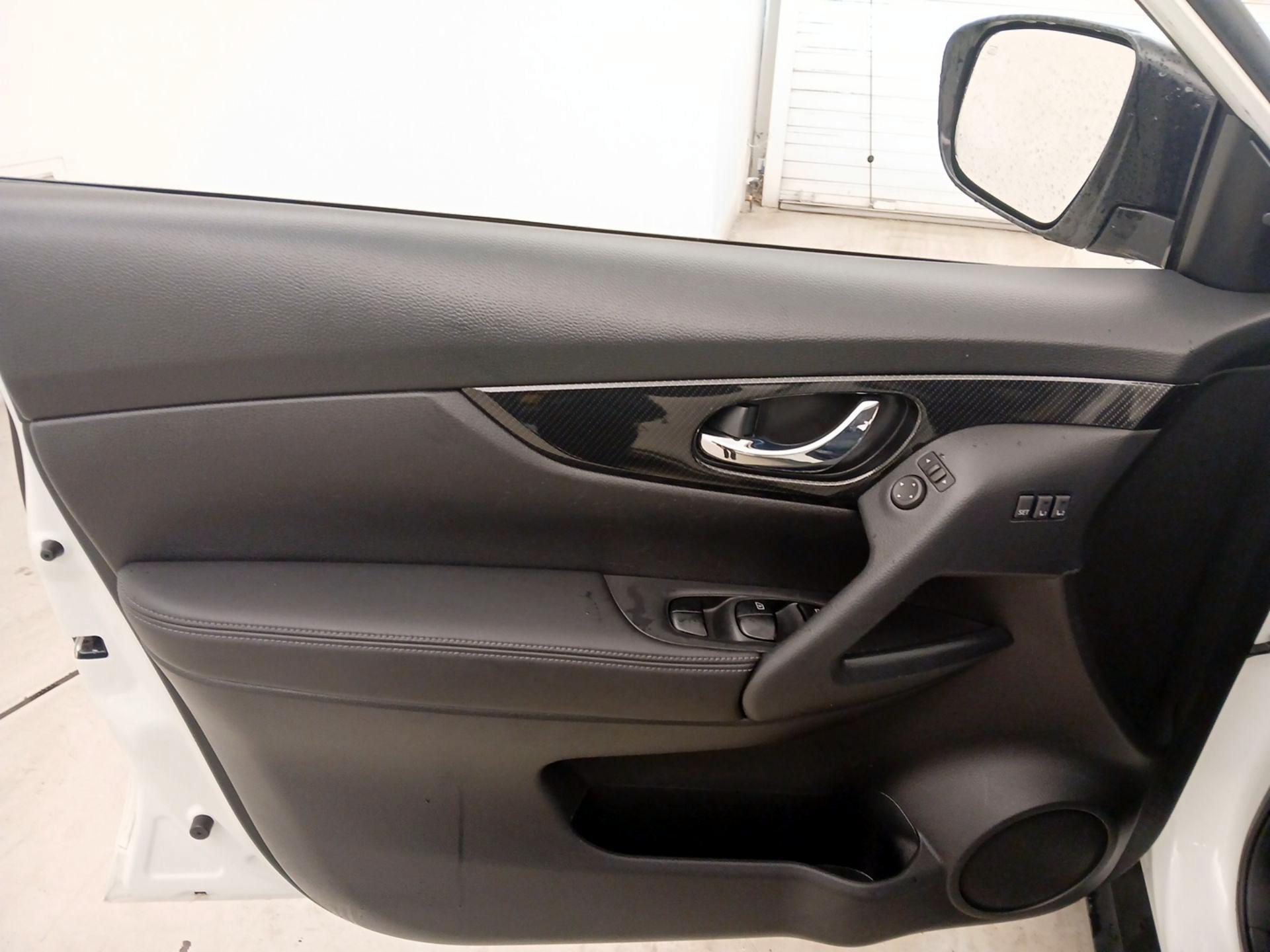 Thumbnail: 2018 Nissan Rogue - 12