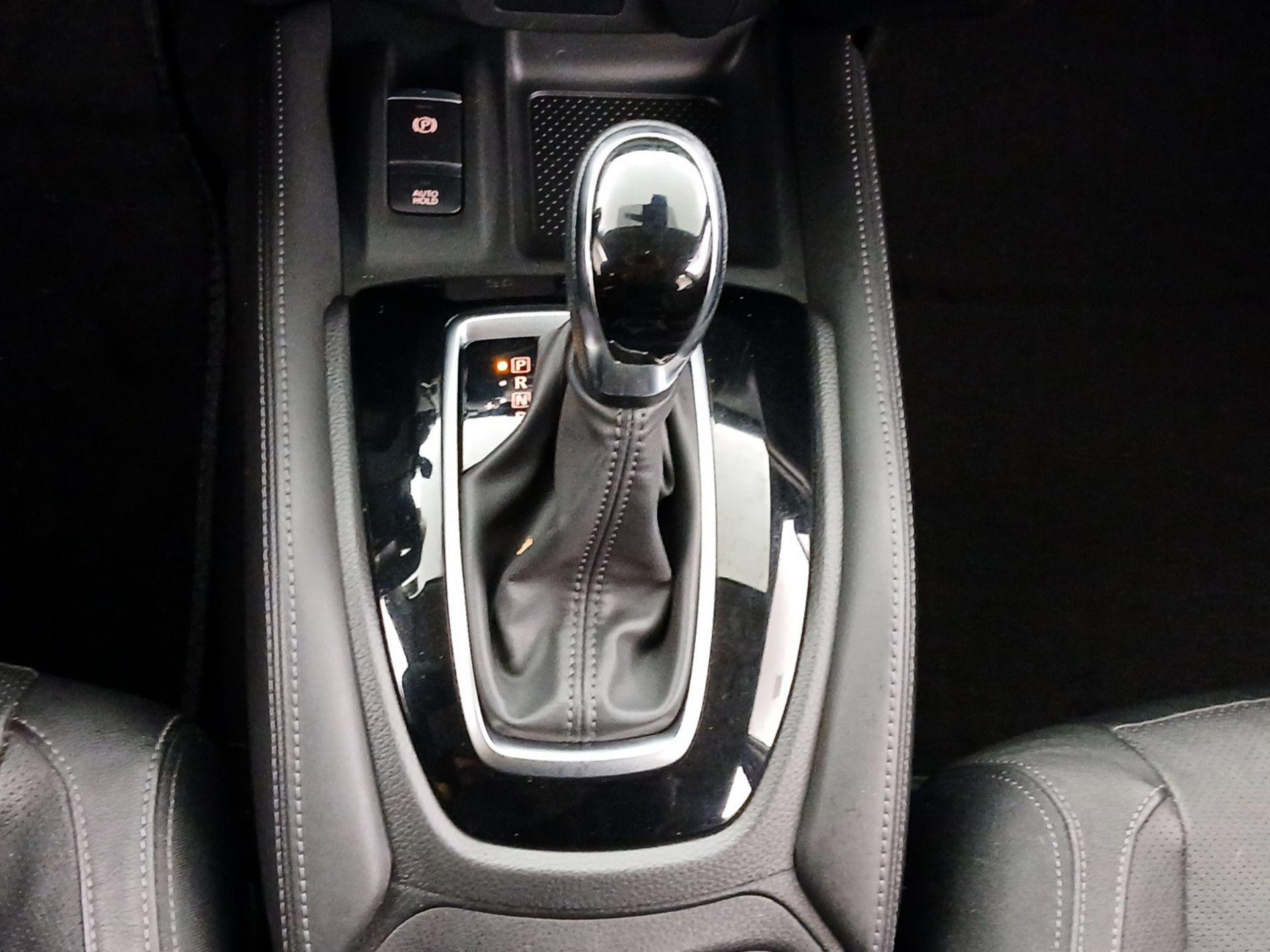 Thumbnail: 2018 Nissan Rogue - 17