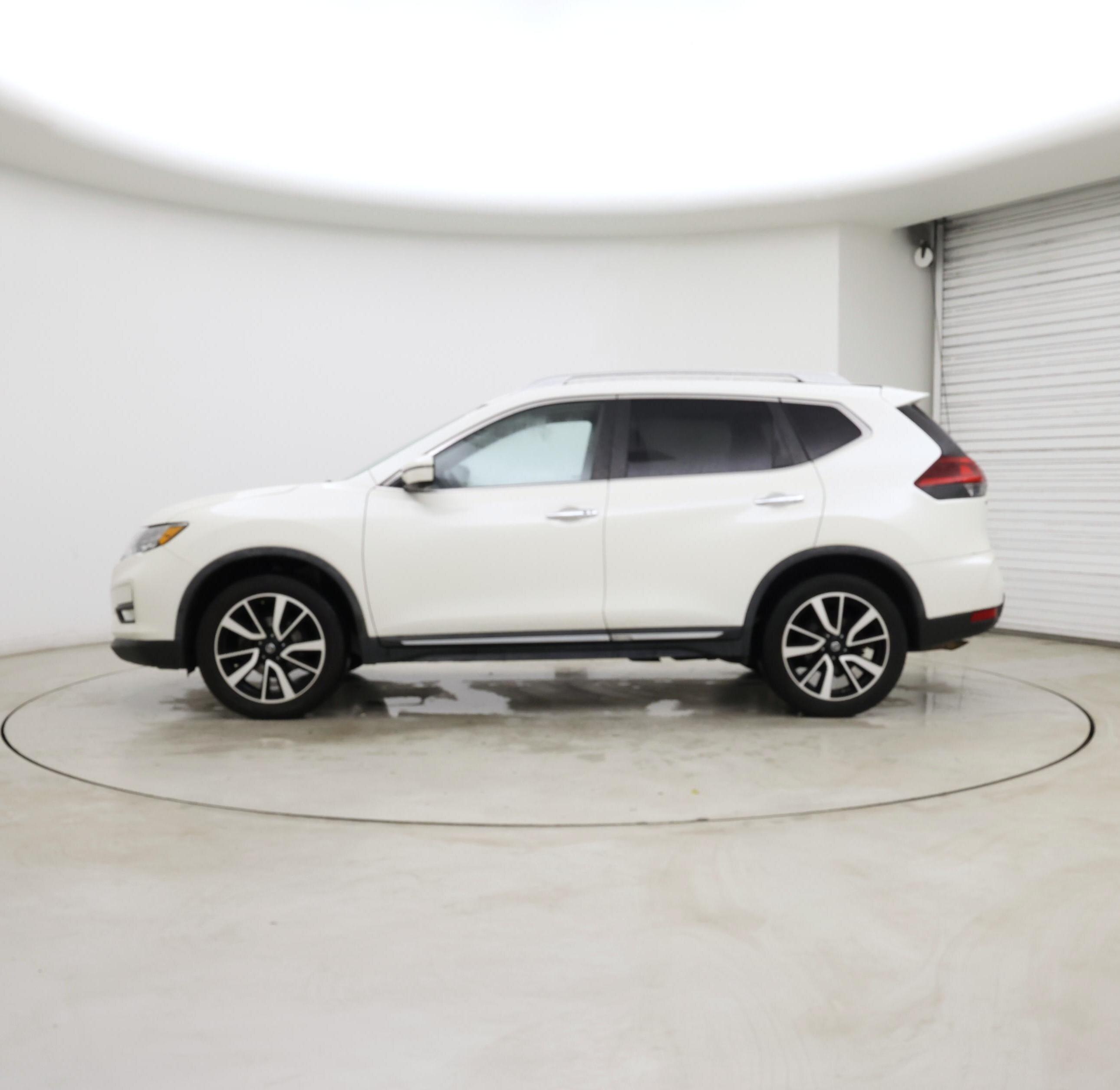 Thumbnail: 2018 Nissan Rogue - 3