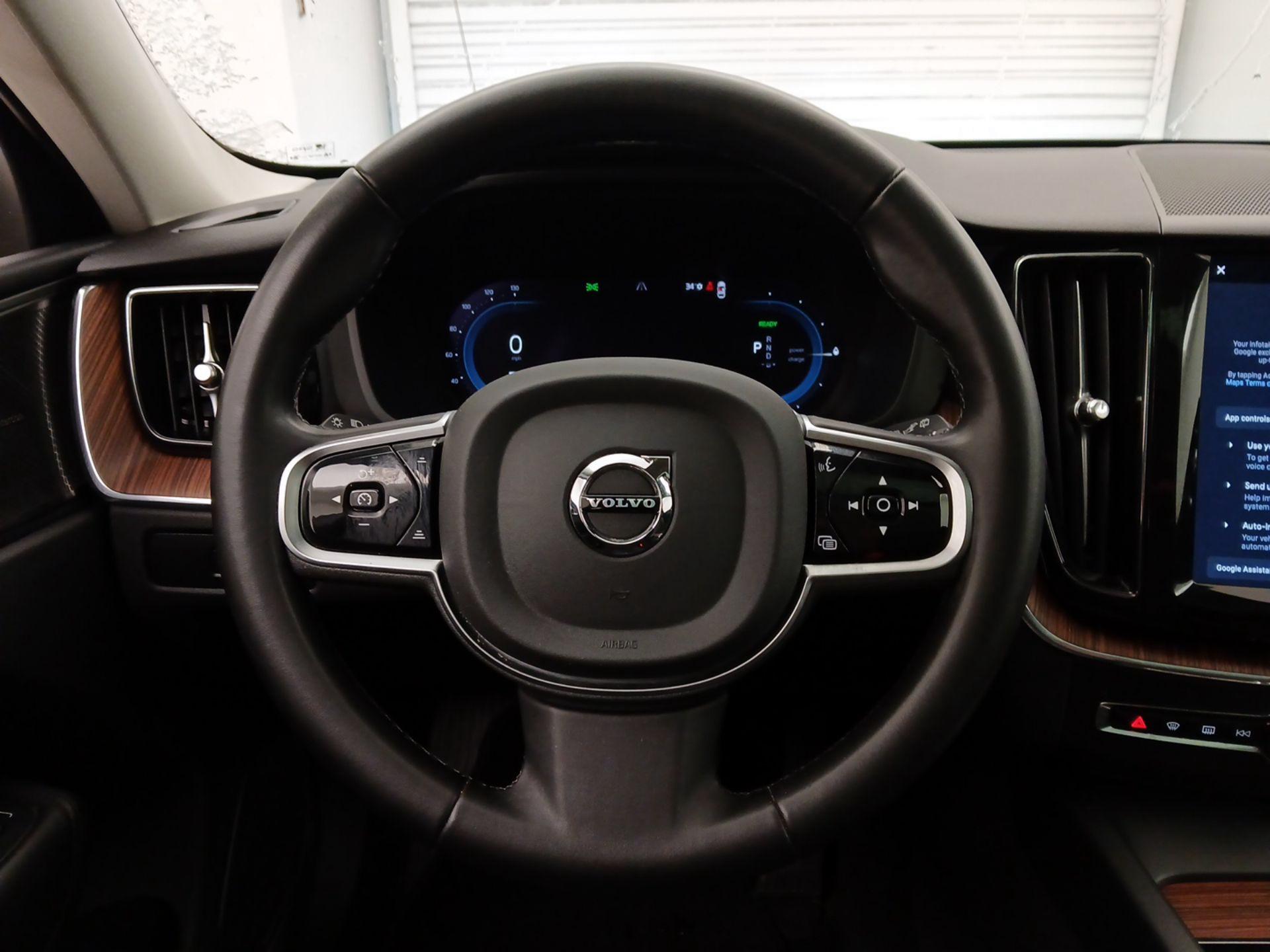 Thumbnail: 2024 Volvo XC60 - 10