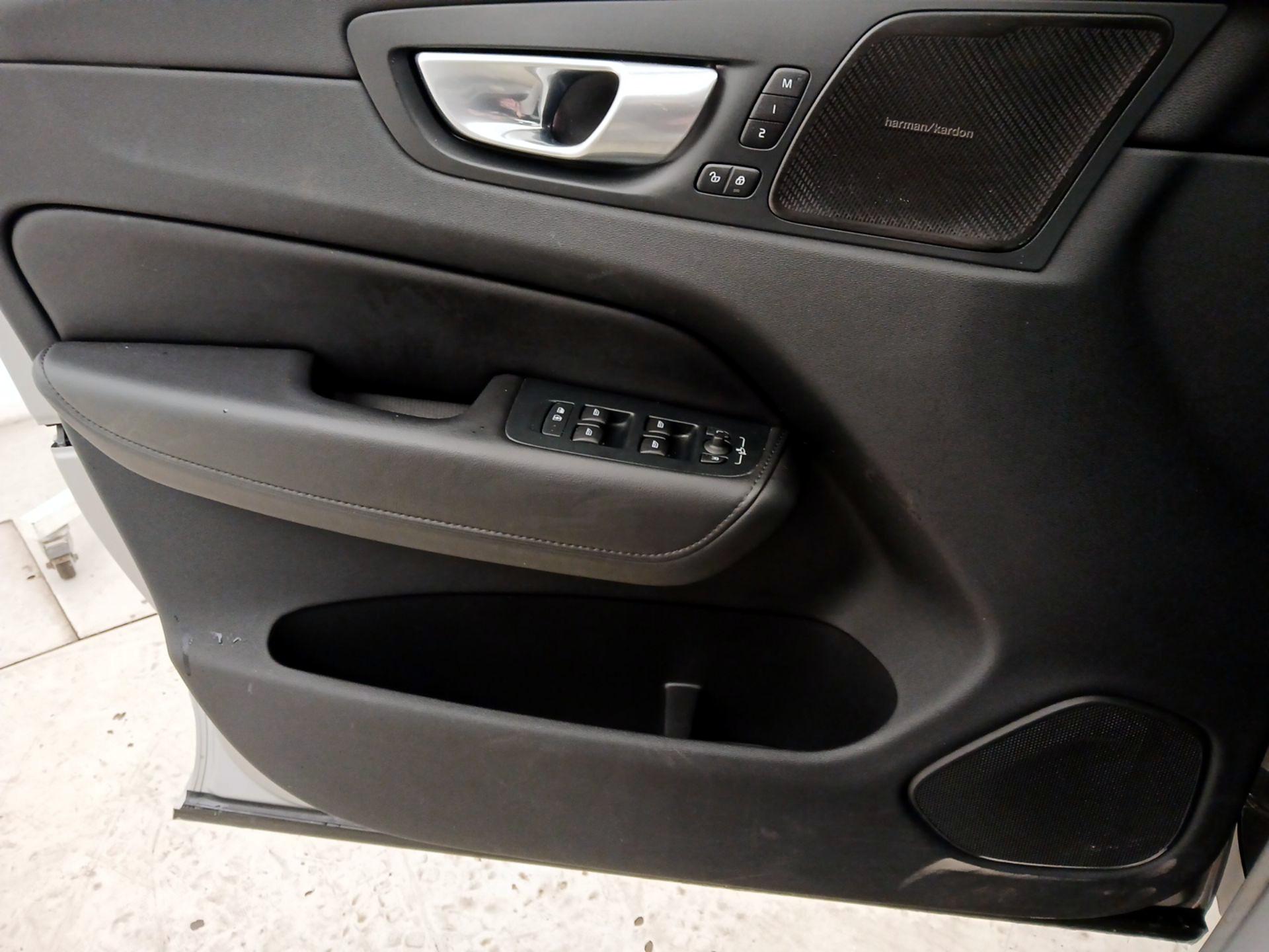 Thumbnail: 2024 Volvo XC60 - 12