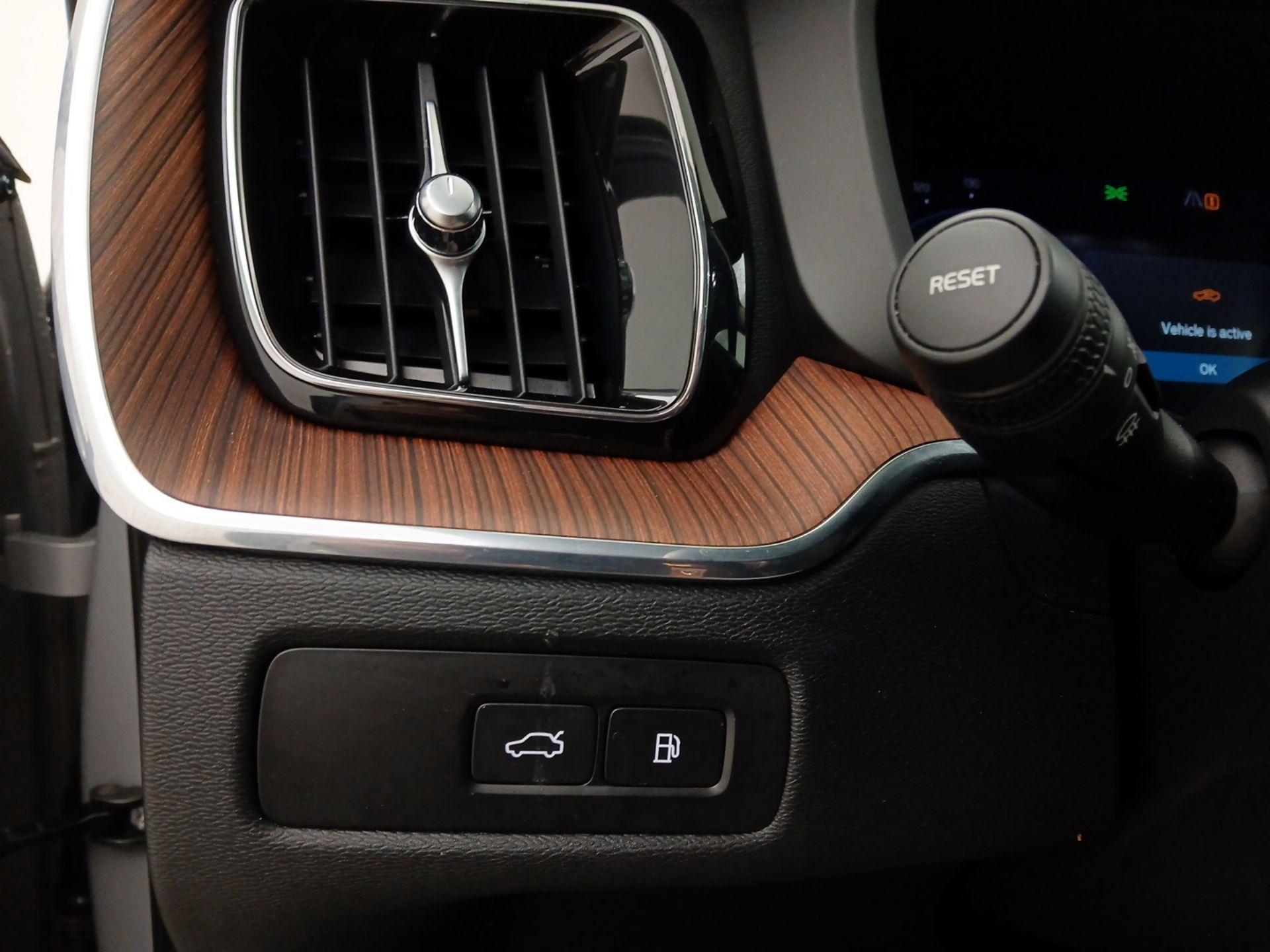 Thumbnail: 2024 Volvo XC60 - 13