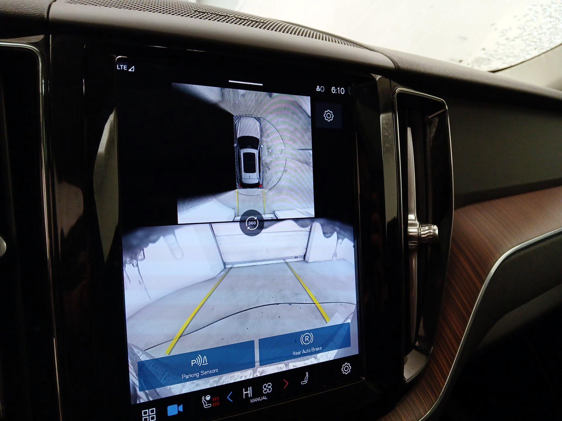 Thumbnail: 2024 Volvo XC60 - 14