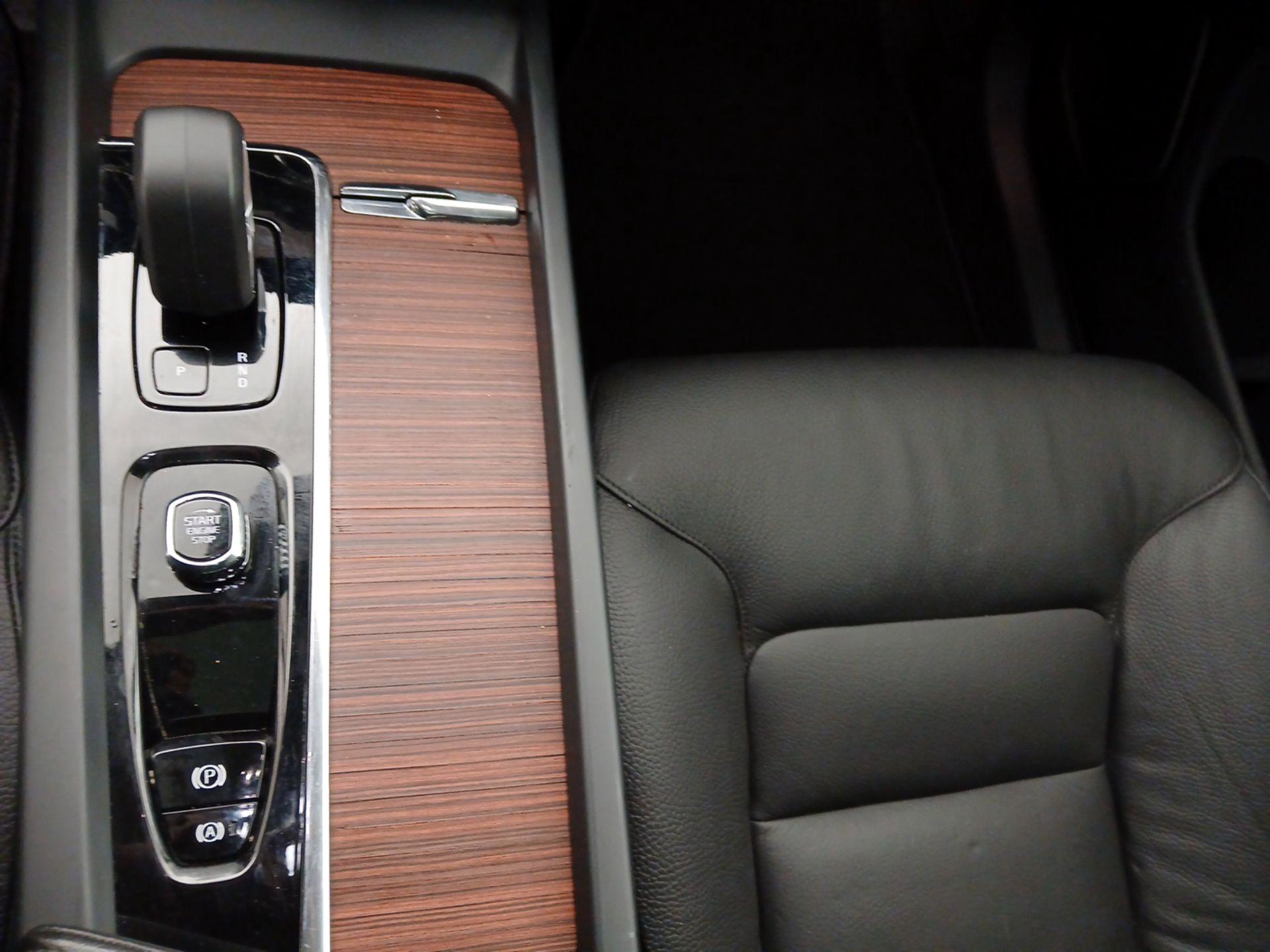 Thumbnail: 2024 Volvo XC60 - 17