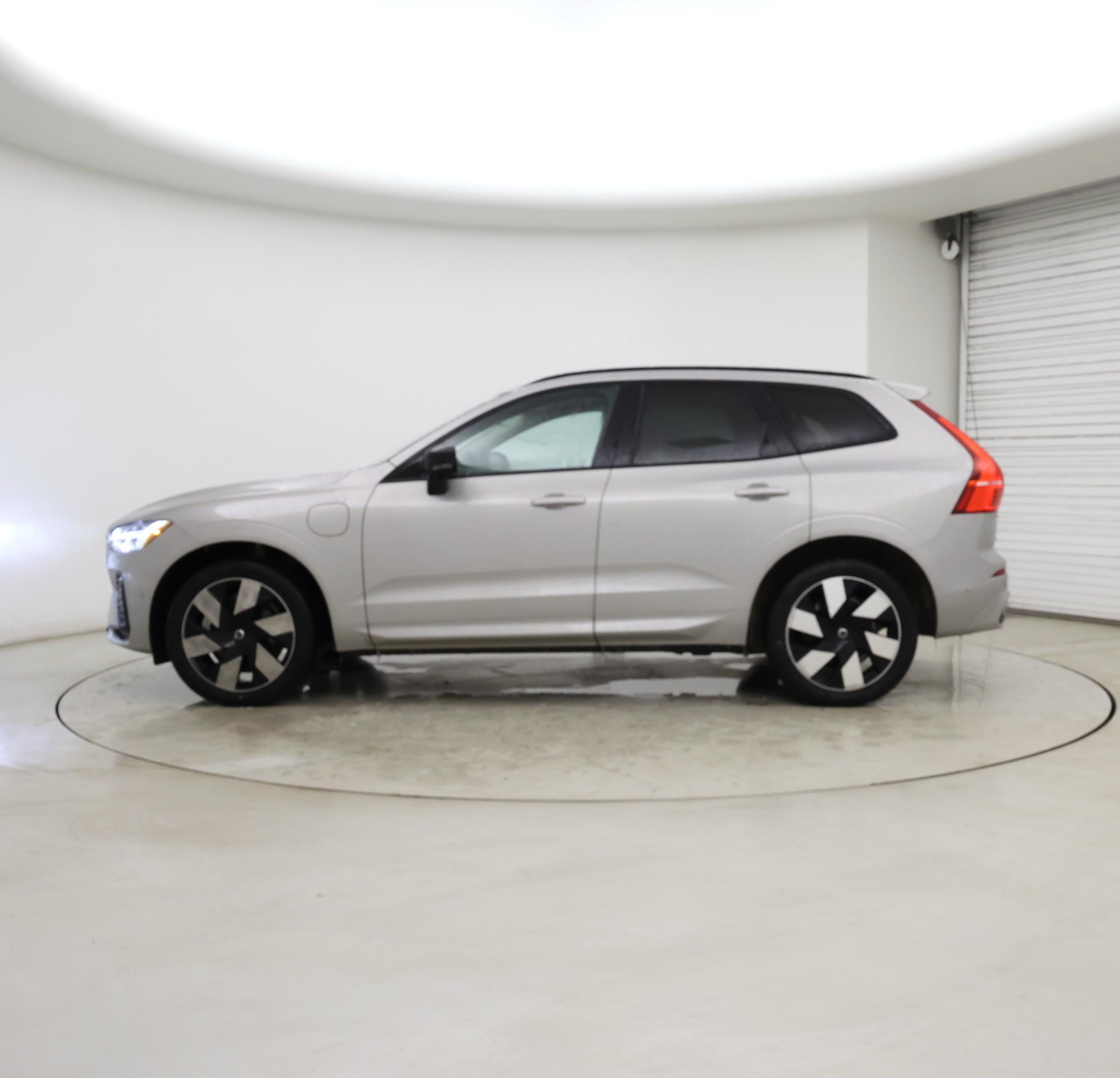 Thumbnail: 2024 Volvo XC60 - 3