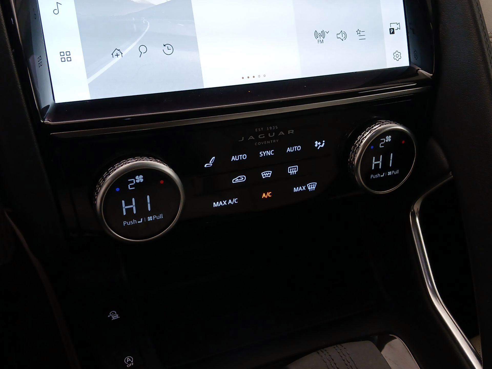 Thumbnail: 2021 Jaguar E-Pace - 17