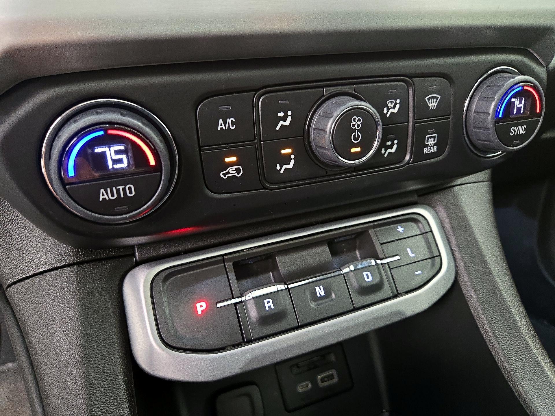 Thumbnail: 2023 GMC Acadia - 17