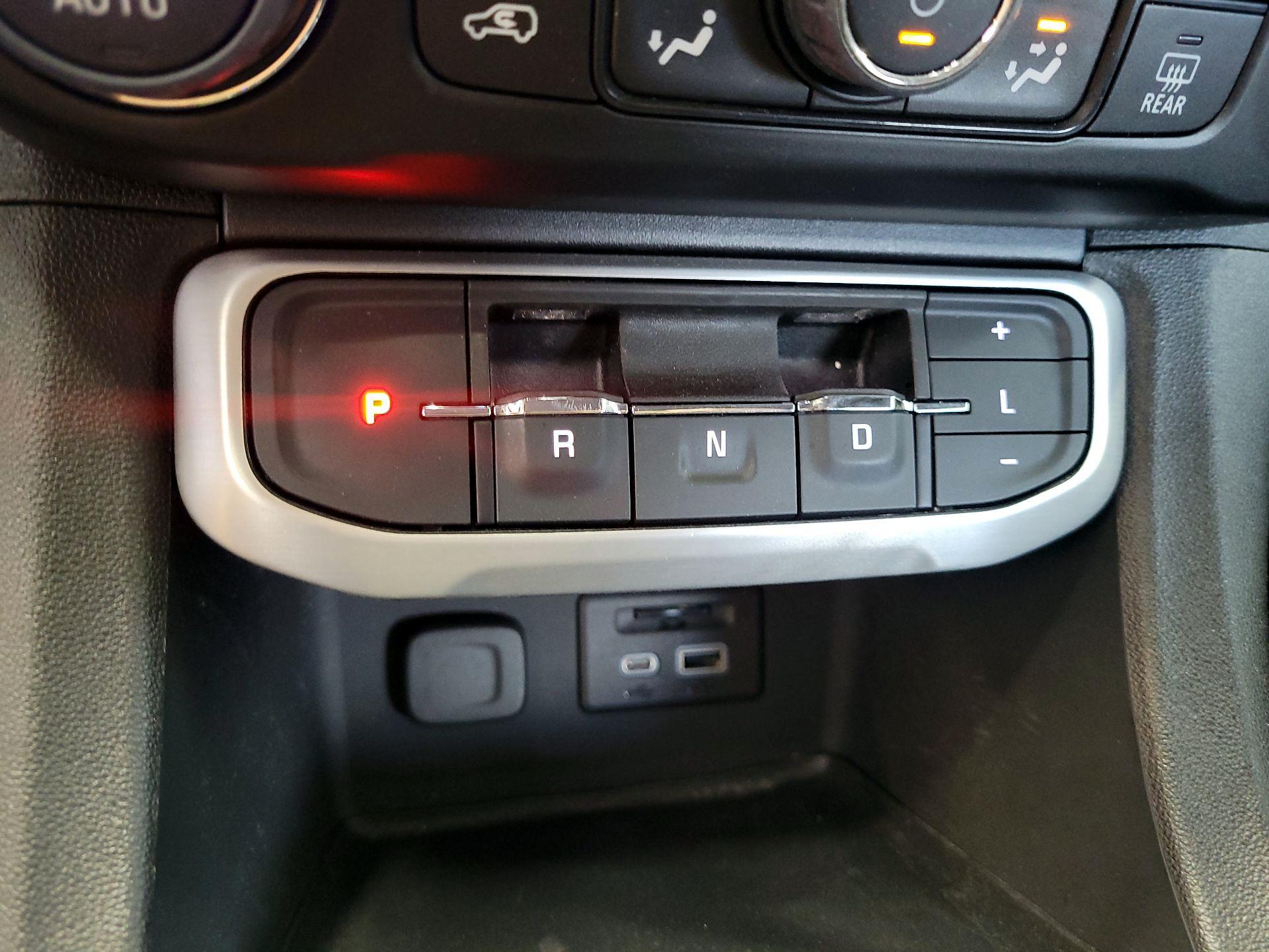 Thumbnail: 2023 GMC Acadia - 18