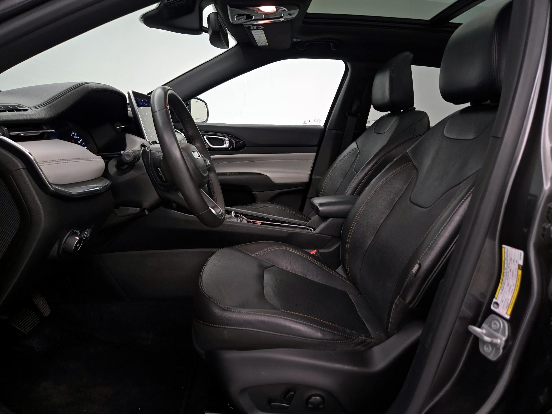 Thumbnail: 2023 Jeep Compass - 11
