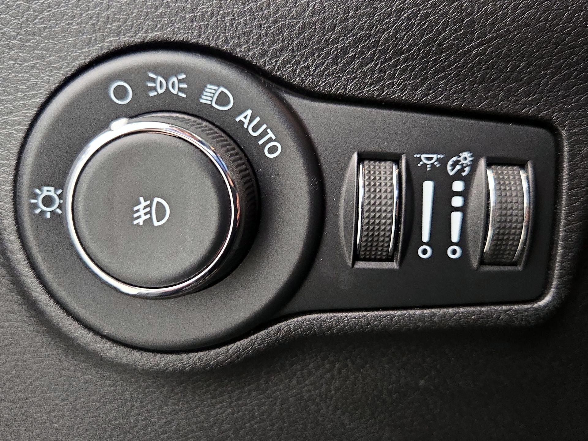 Thumbnail: 2023 Jeep Compass - 13