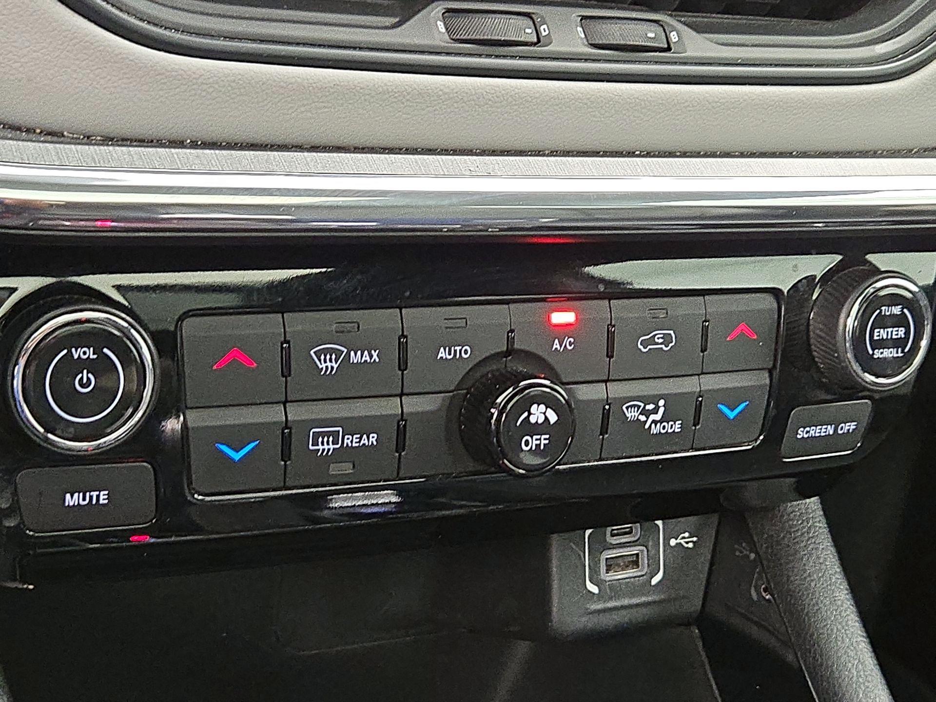Thumbnail: 2023 Jeep Compass - 16