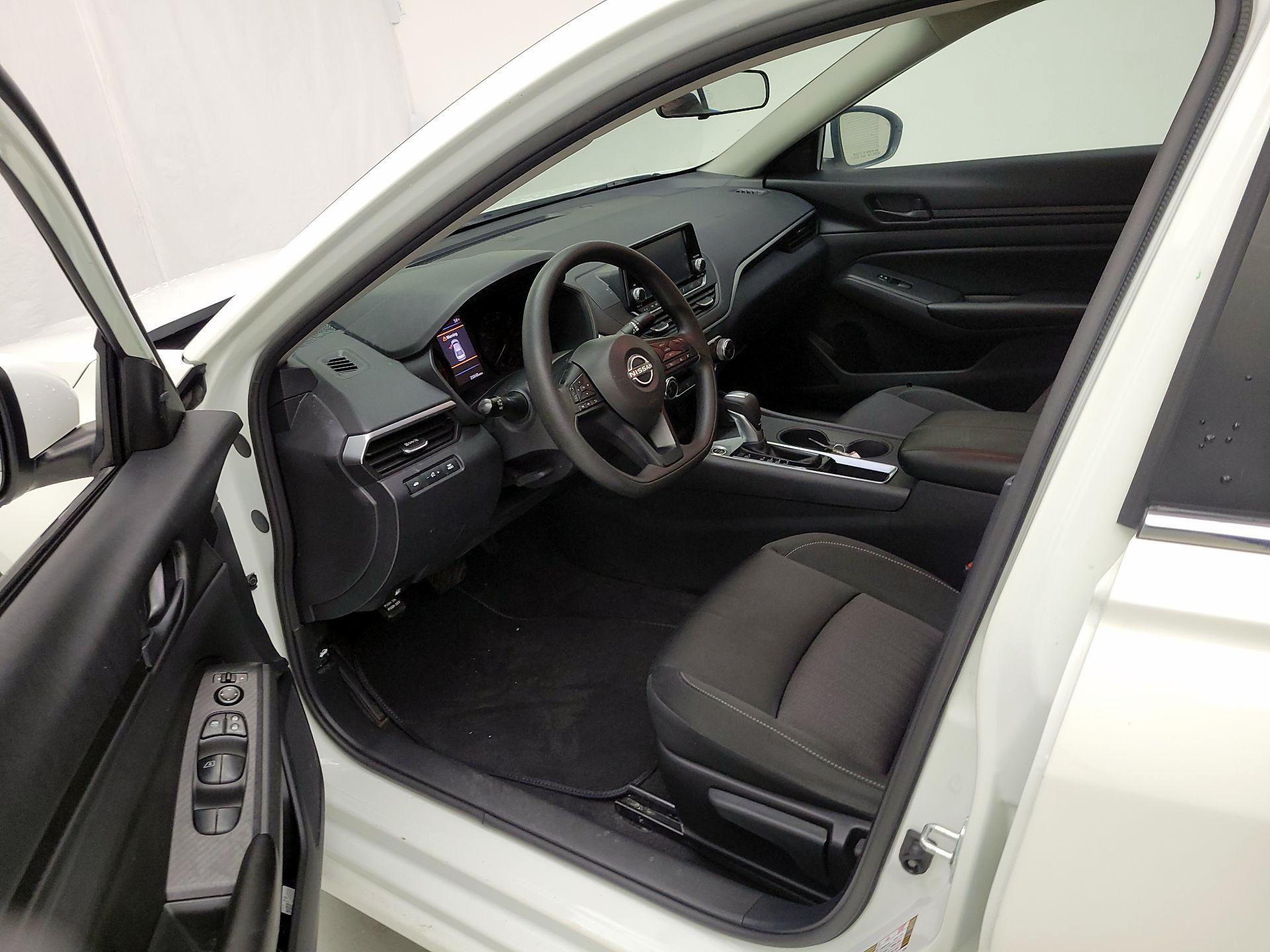 Thumbnail: 2023 Nissan Altima - 9