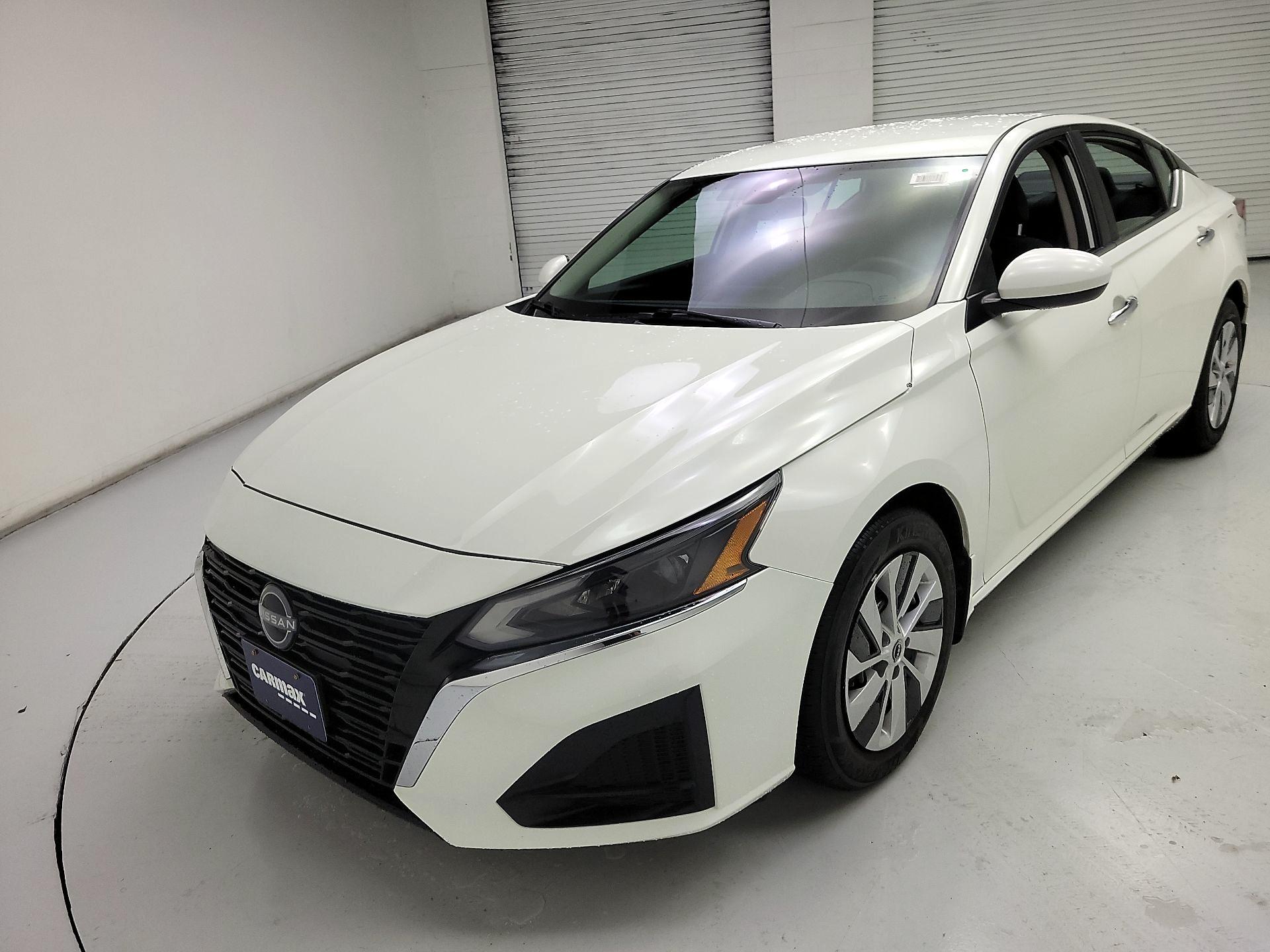 Thumbnail: 2023 Nissan Altima - 17