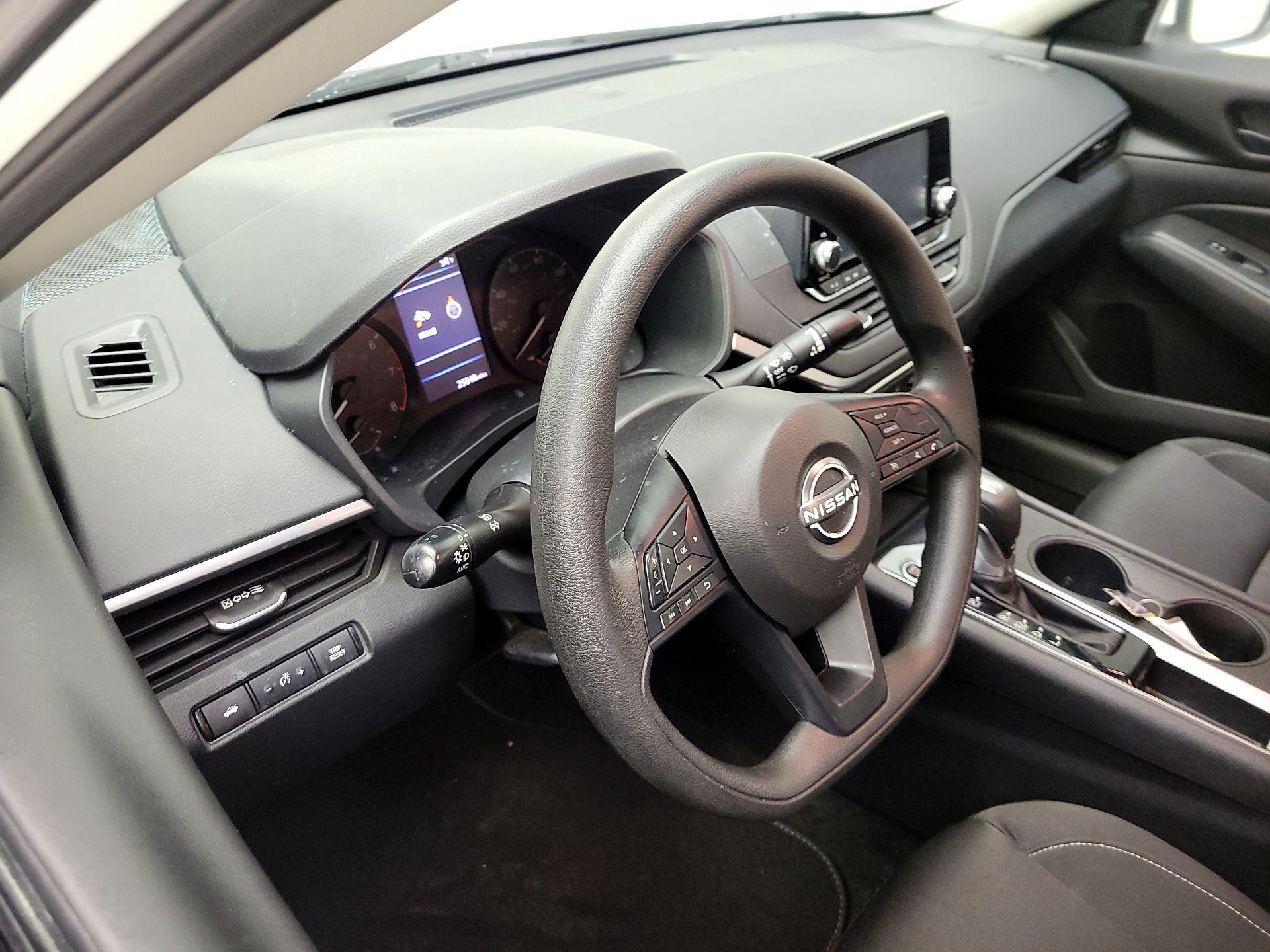 Thumbnail: 2023 Nissan Altima - 8