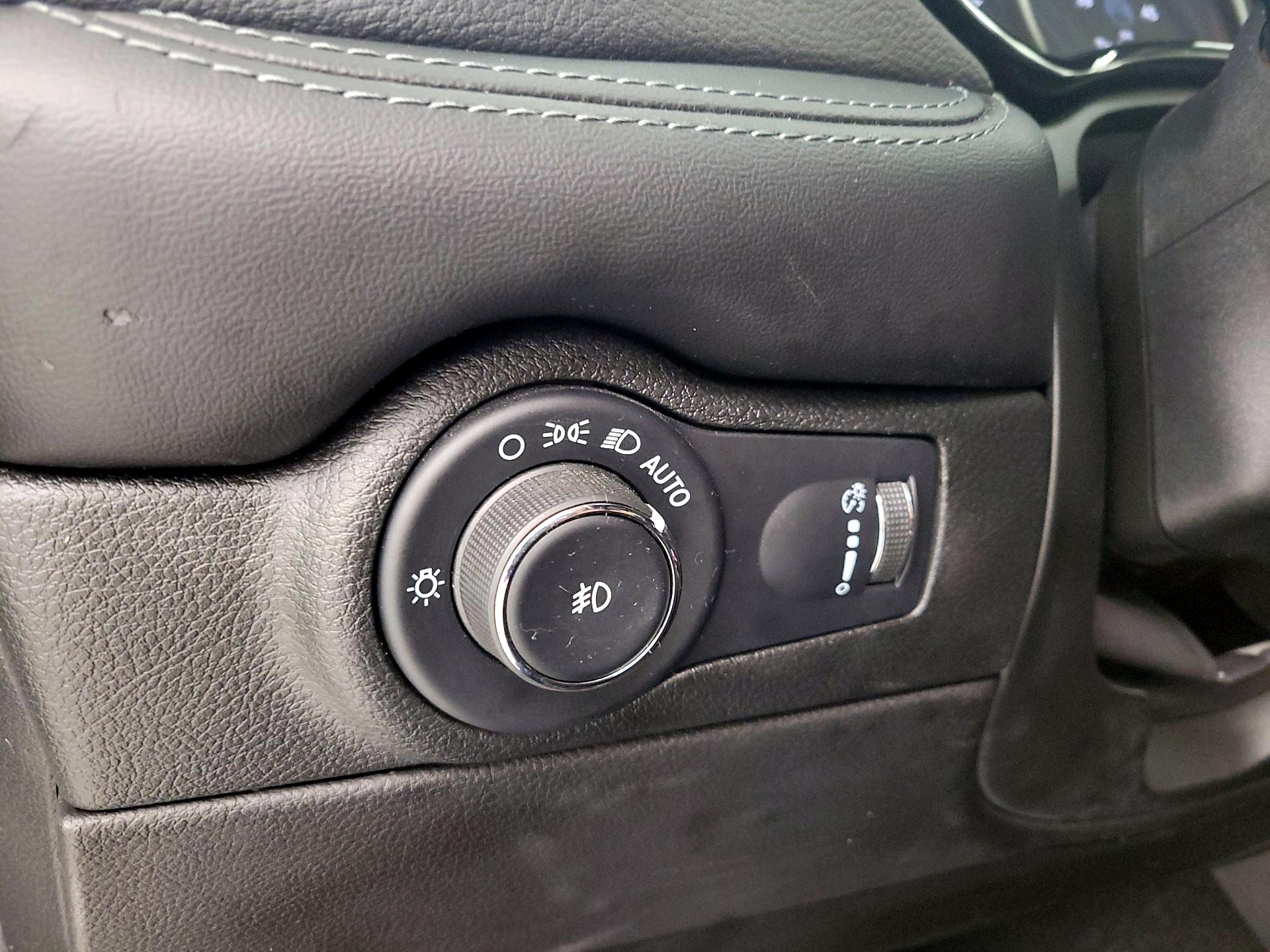 Thumbnail: 2022 Dodge Durango - 13