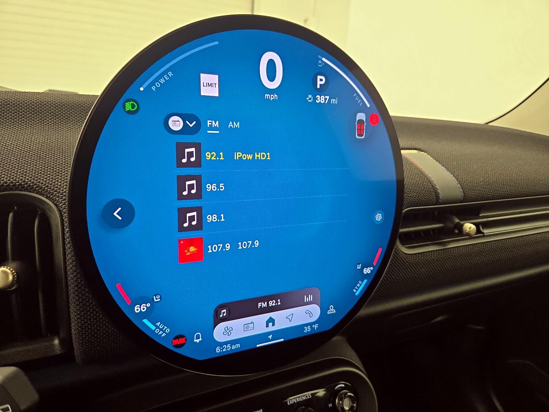 Thumbnail: 2025 MINI Cooper Hardtop - 14