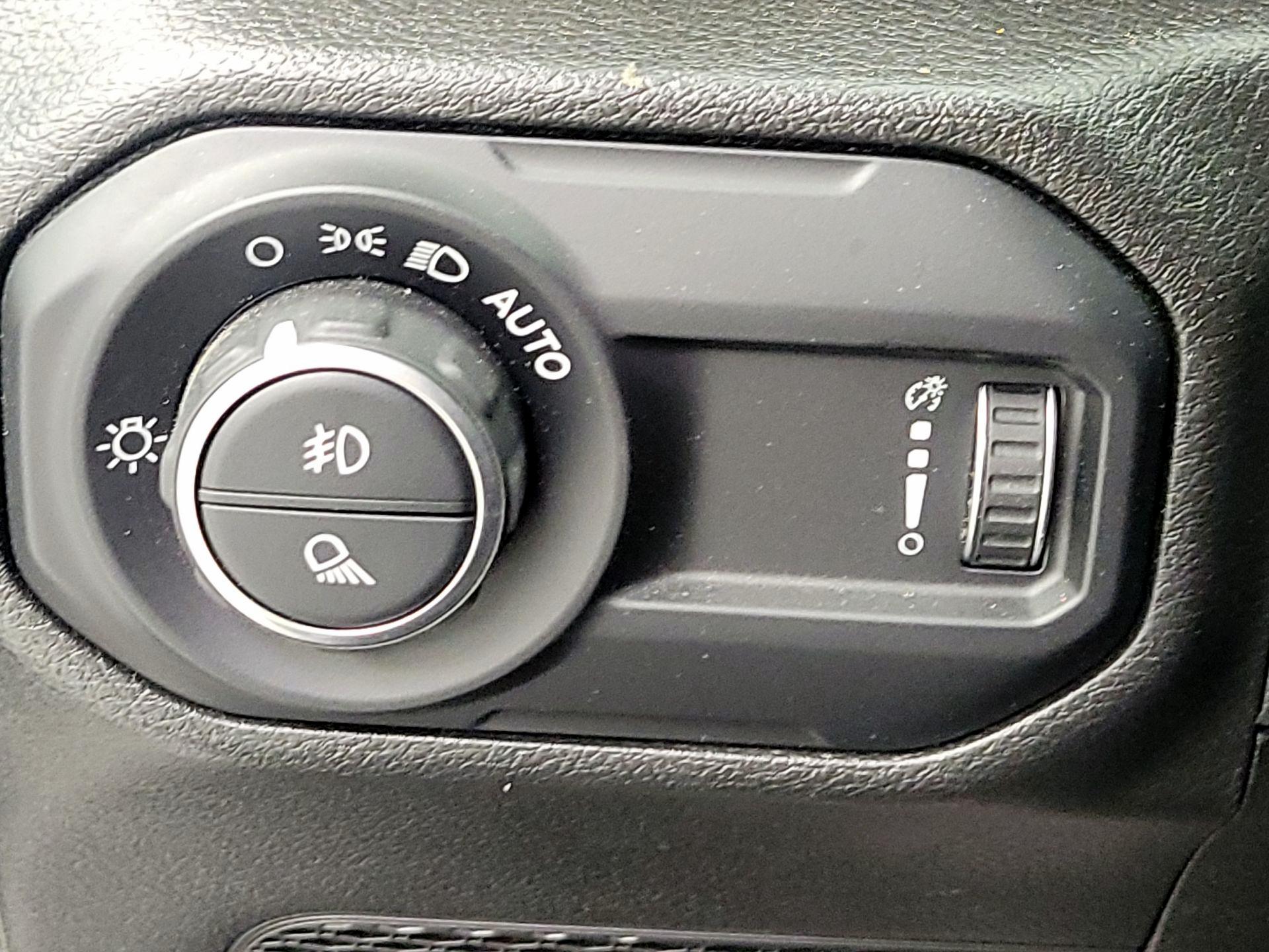 Thumbnail: 2023 Jeep Gladiator - 11