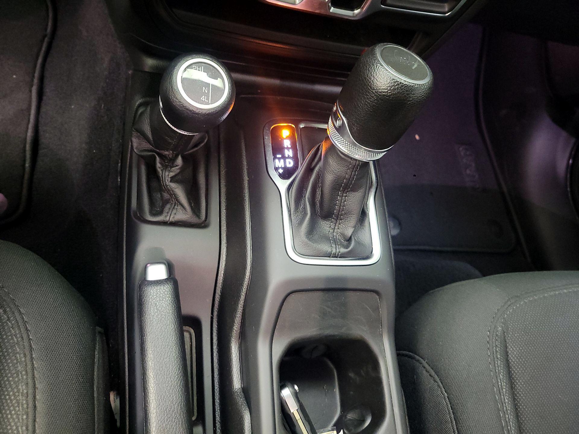 Thumbnail: 2023 Jeep Gladiator - 15