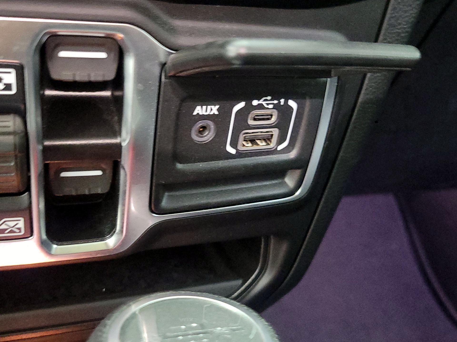 Thumbnail: 2023 Jeep Gladiator - 16