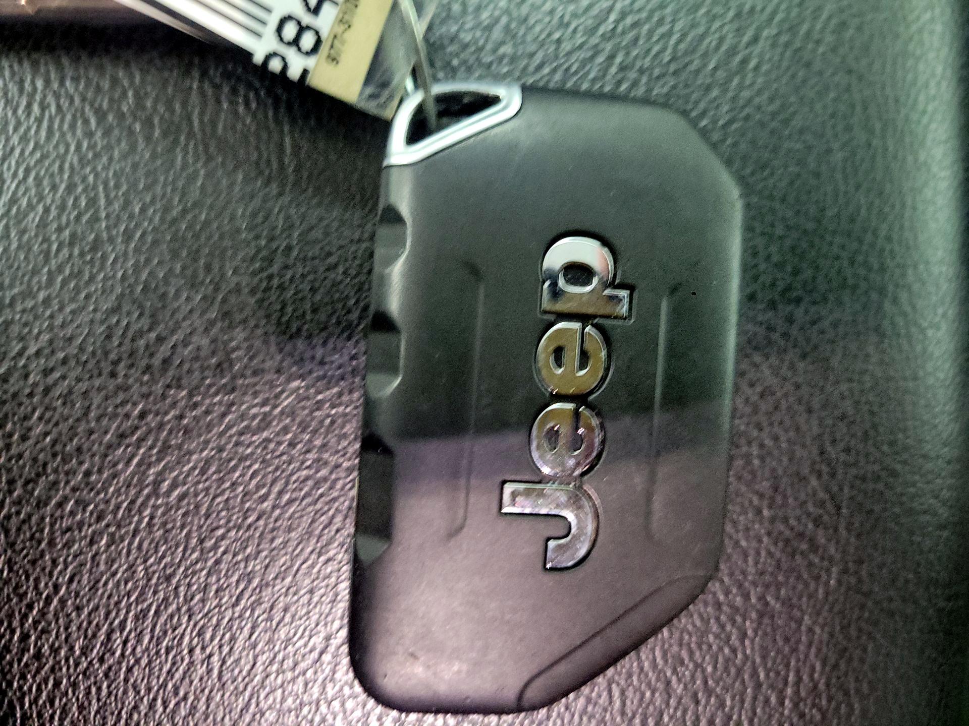 Thumbnail: 2023 Jeep Gladiator - 20